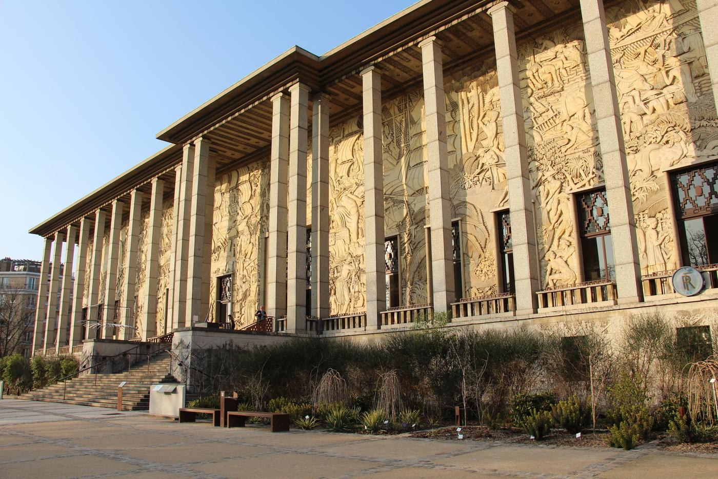 Palais de la Porte Dorée : travaux urgents !