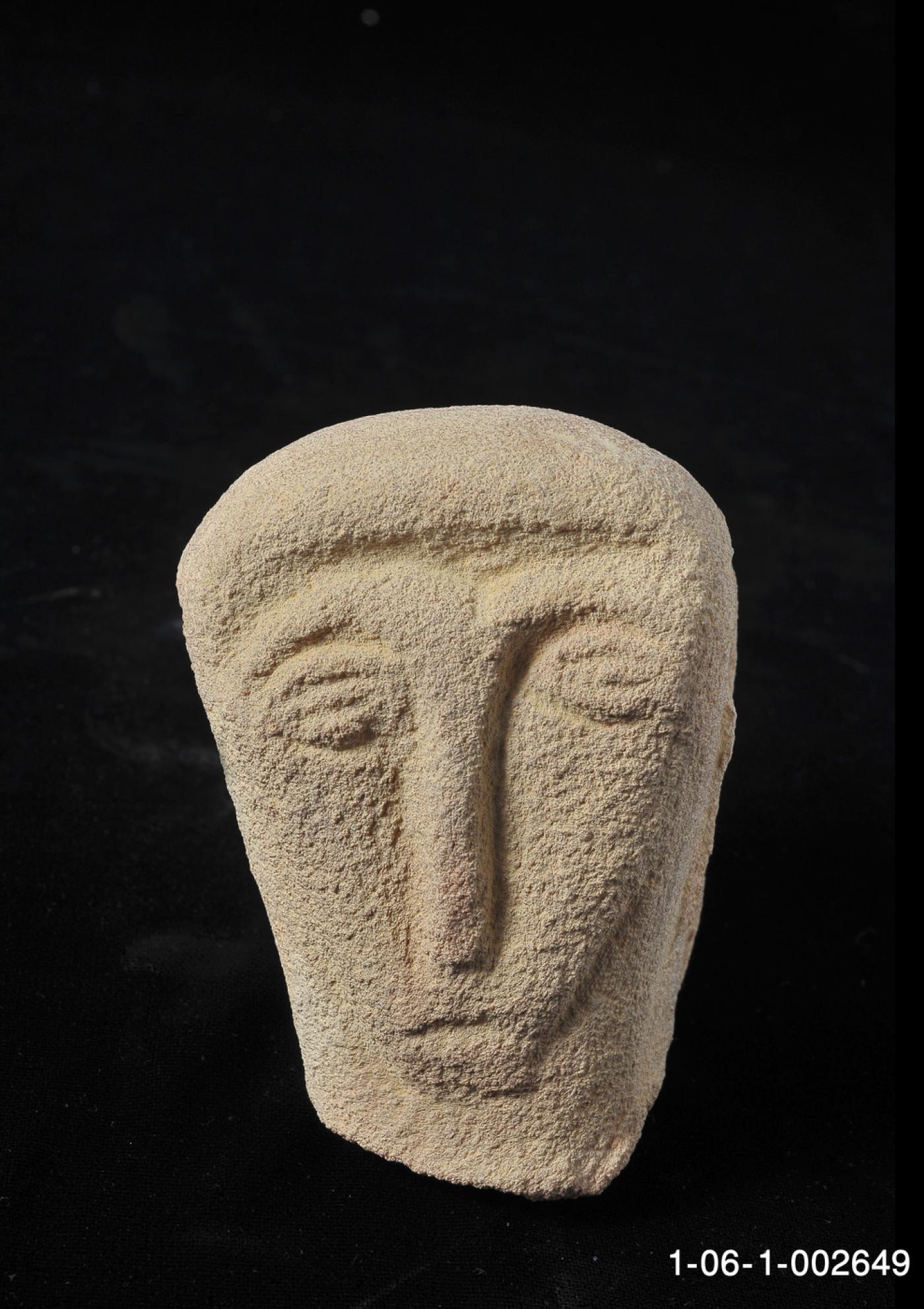 Visage d’un ex-voto, 9,5 x 6,5 x 6,3 cm.