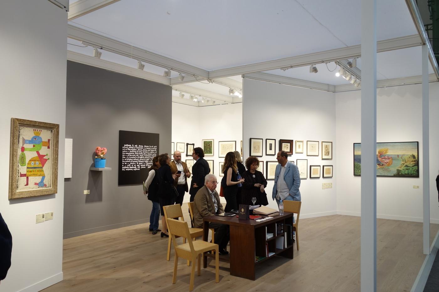 Vue du stand de la galerie 1900-2000, FIAC 2019.