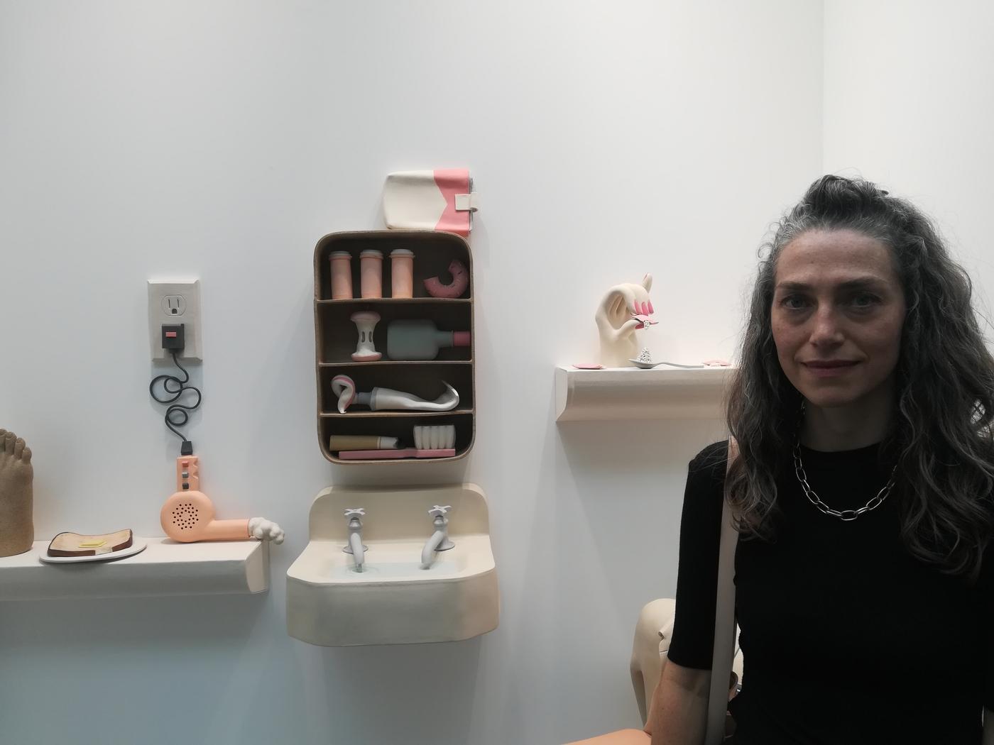 Genesis Belanger sur le stand de la galerie Perrotin, FIAC 2019.