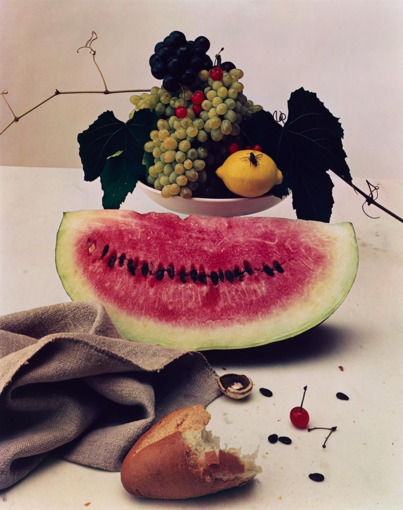 Irving Penn, "Still Life with Watermelon, New York", 1947
mpression par transfert de teinture, impression de 1985, 61 x 50,8 cm.