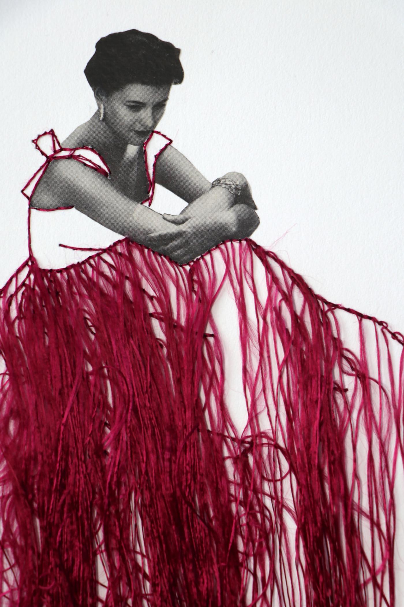 Gloria Herazo "Threadbare", 2019, collage et boderie, 100 x 35 cm.  Galerie Adrián Ibáñez, Tabio, Colombie.