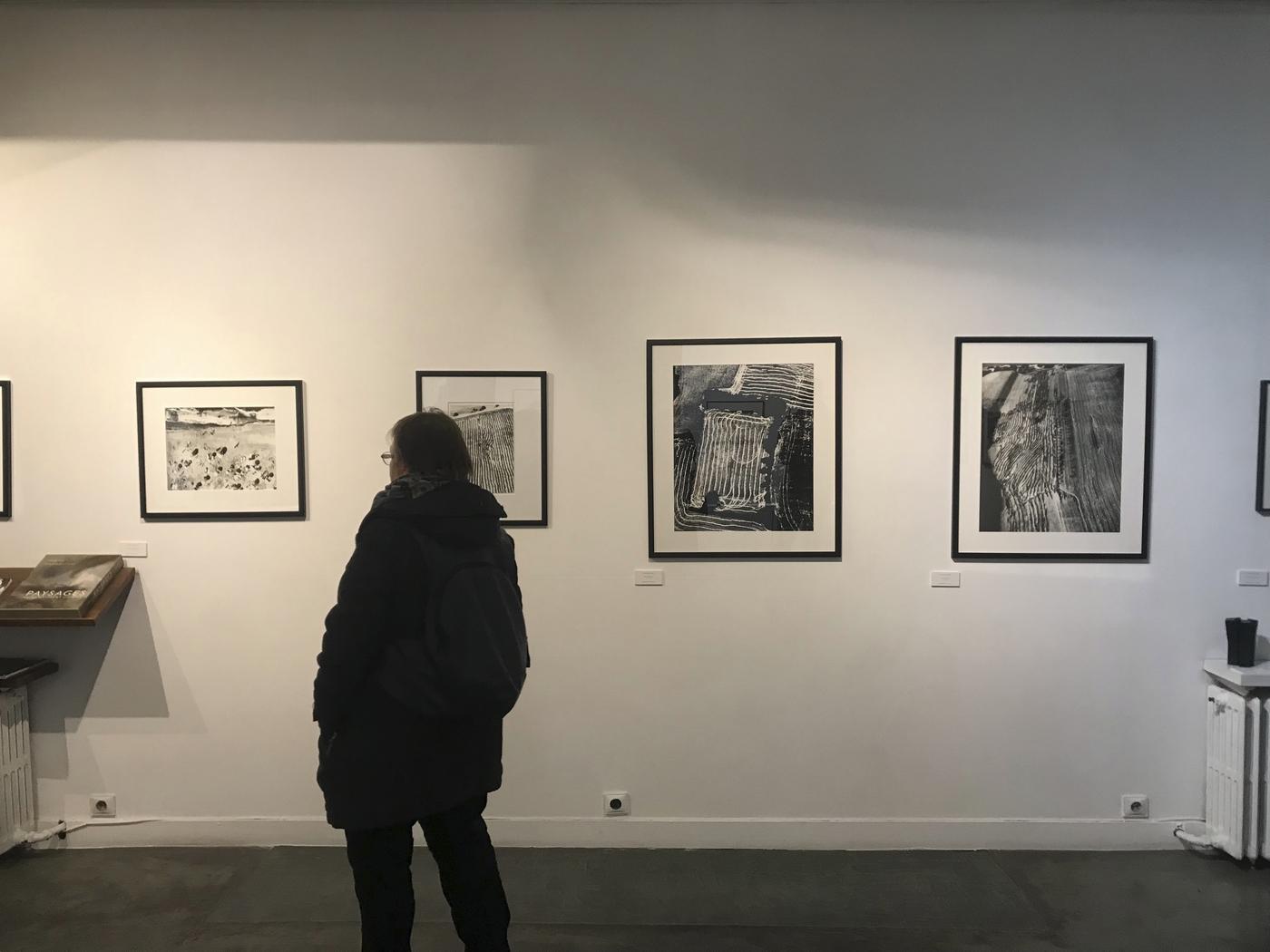 Vue de l'exposition « Mario Giacomelli, Paesaggio 1960-1990 », Galerie Berthet-Aittouares.