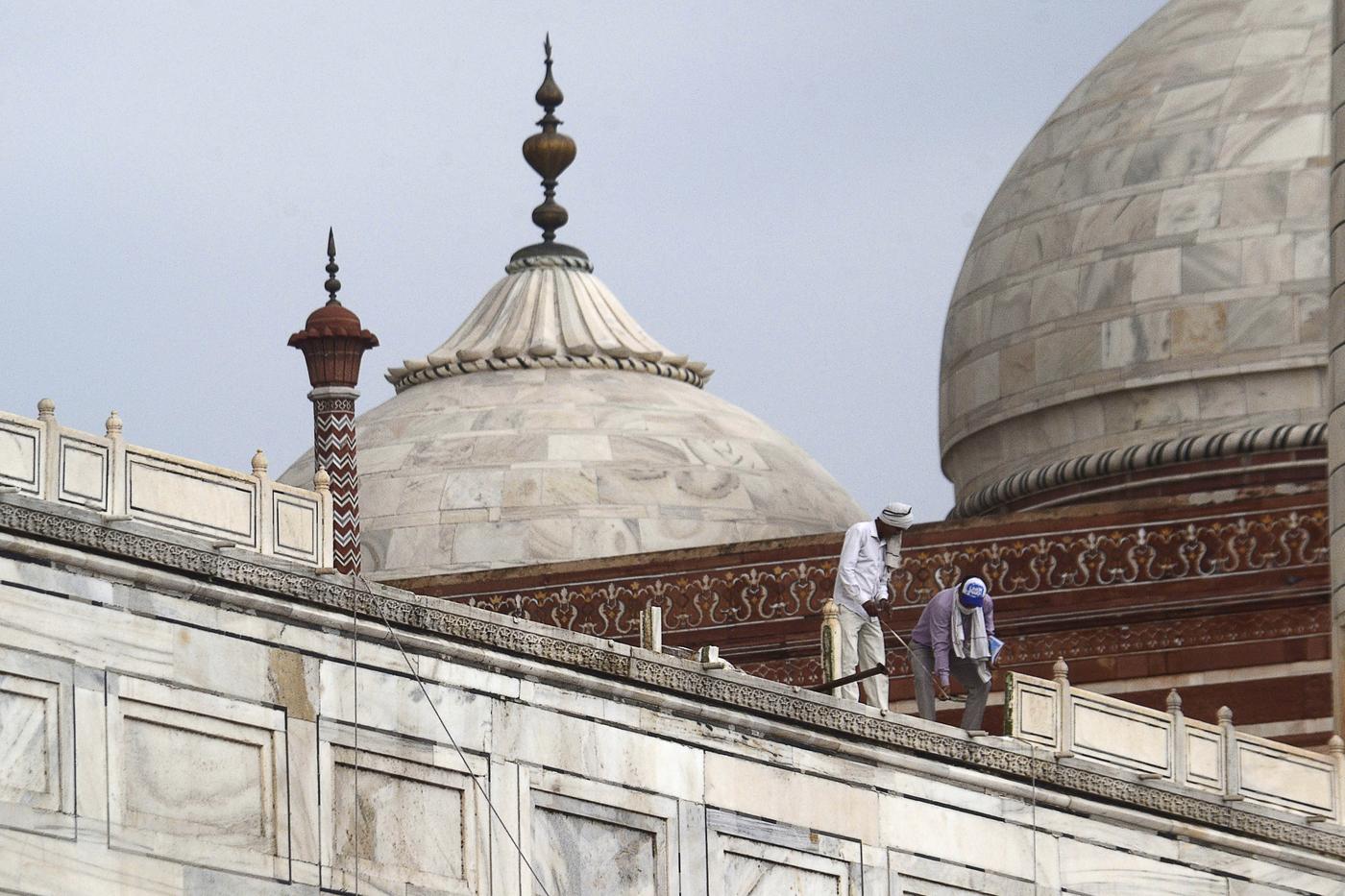 Le Taj Mahal endommagé par des orages