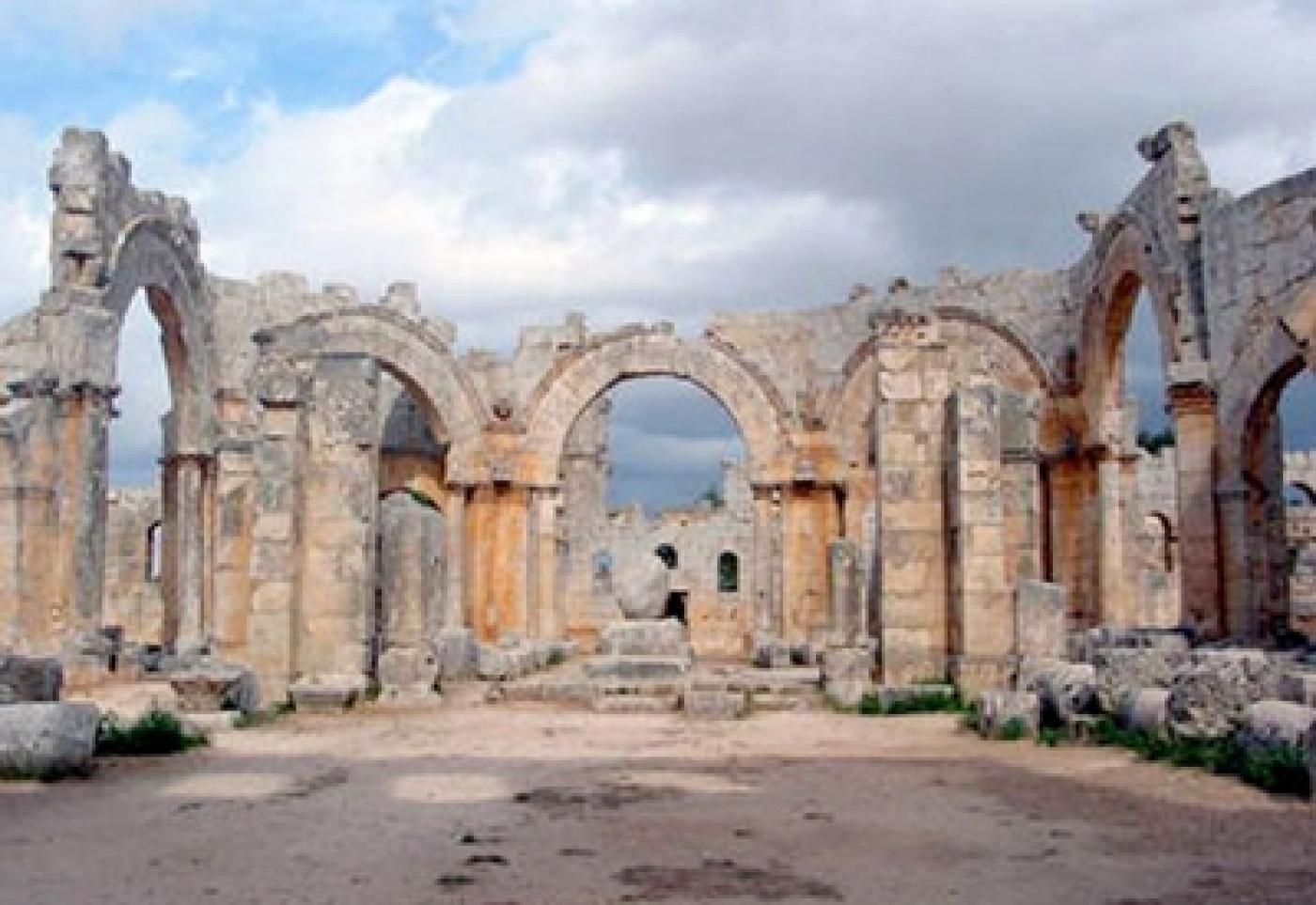 L’église syrienne Saint-Siméon touchée par des bombardements