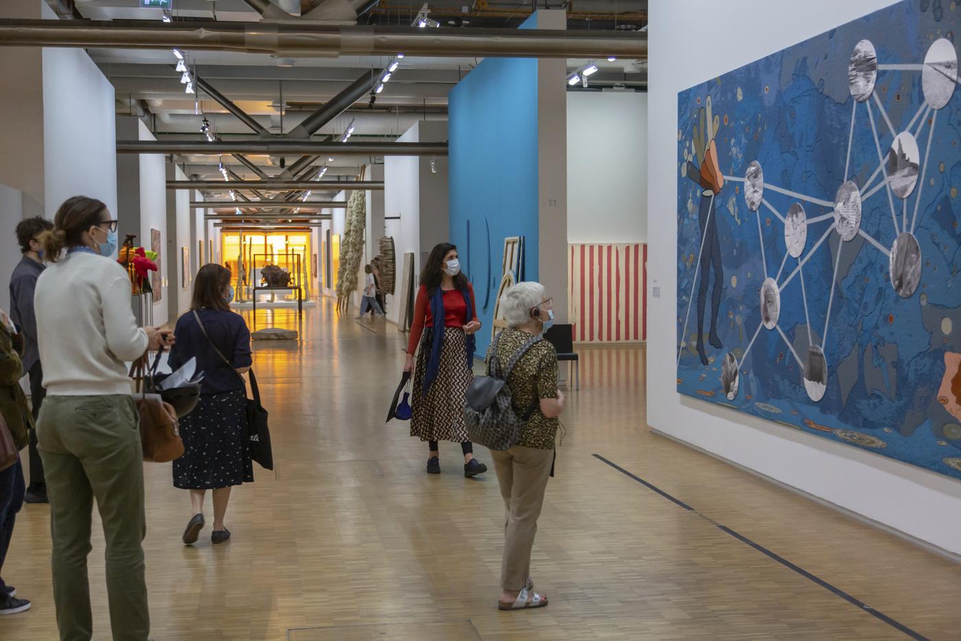 Visite « Coups de cœur » avec la conservatrice Christine Macel au Centre Pompidou, avec masque et distanciation sociale.