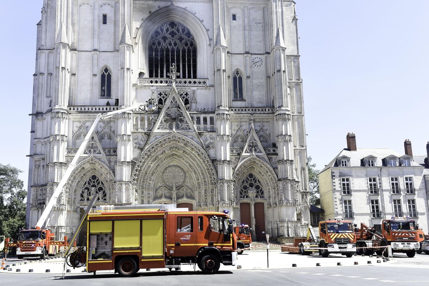 L'orgue de la cathédrale de Nantes détruit par les flammes