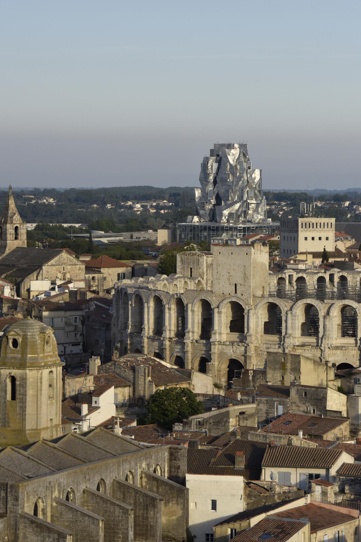 Comment Arles réinvente son été