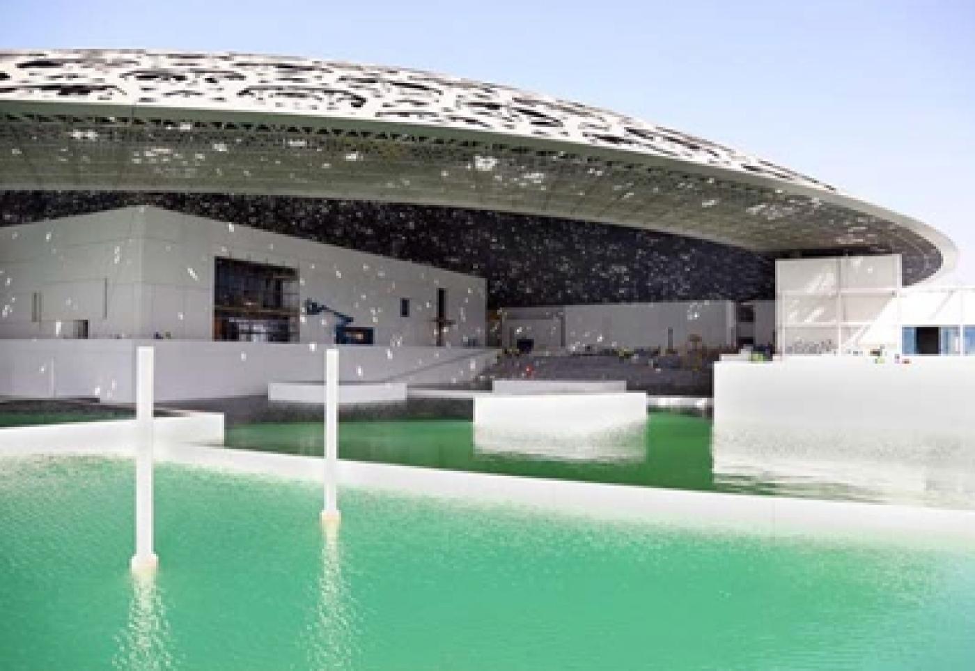 Le Louvre Abu Dhabi rencontre la mer