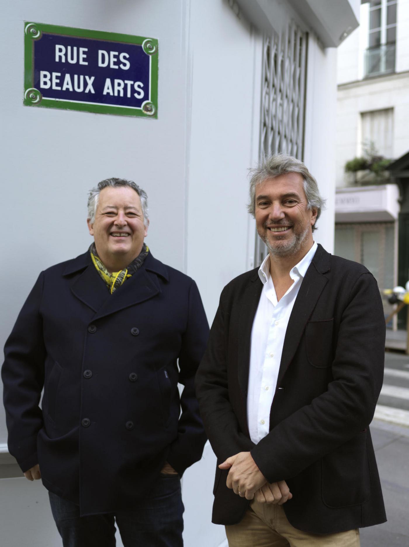 Hervé Loevenbruck et Stéphane Corréard, rue des Beaux Arts à Paris.