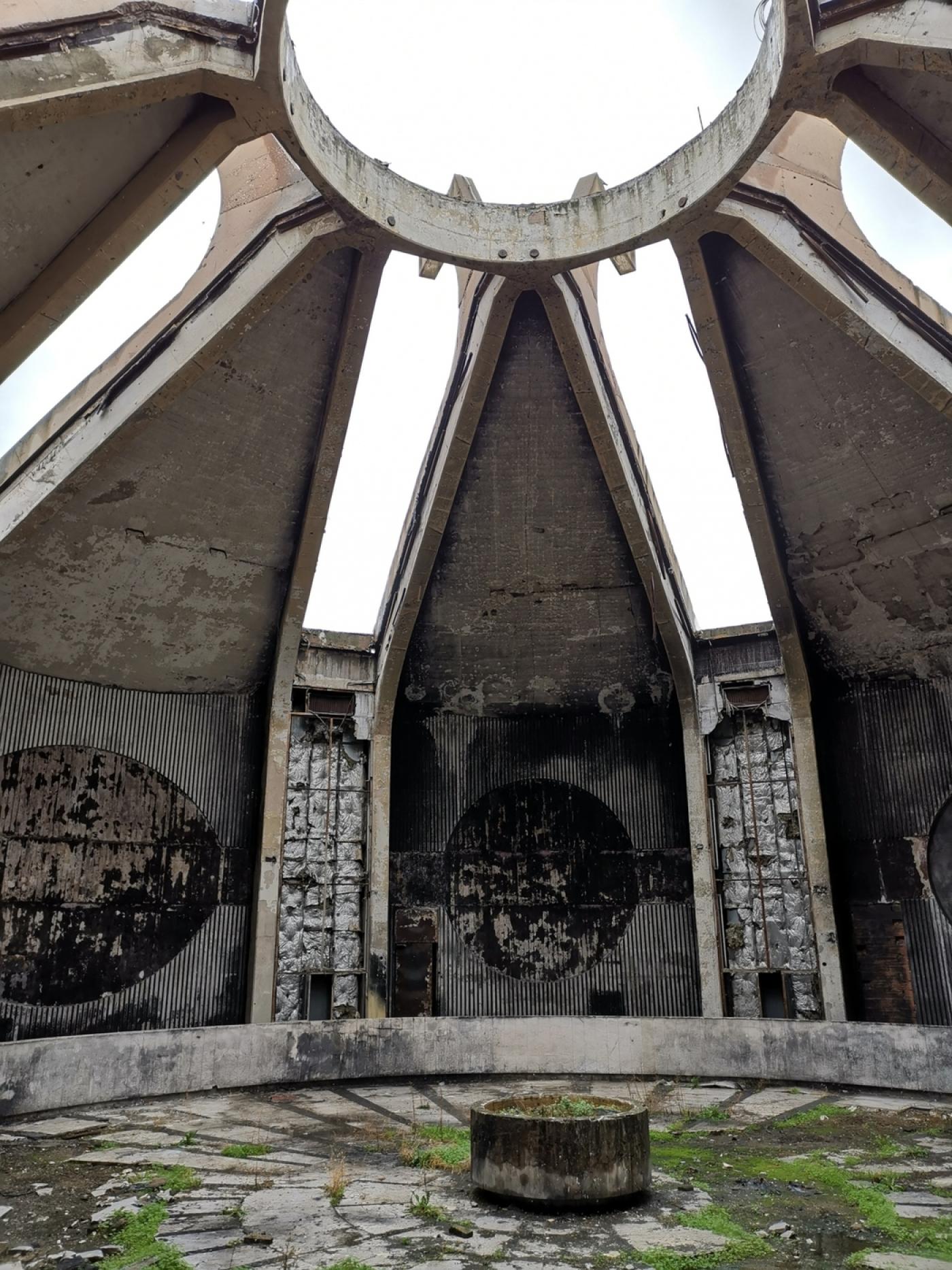 Béton aux pieds d'argile