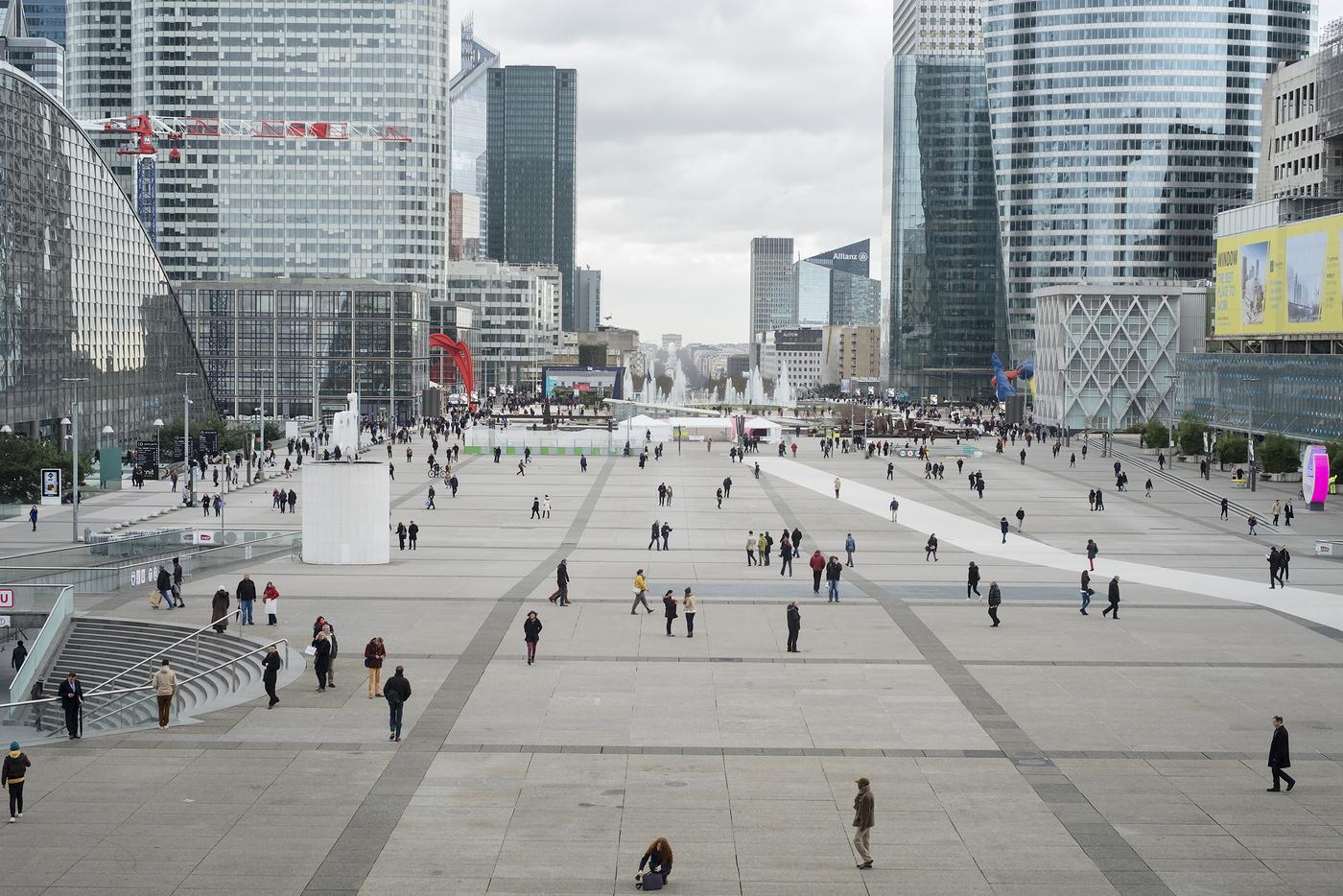 Paulien Oltheten, "Square, La Défense", 2017.