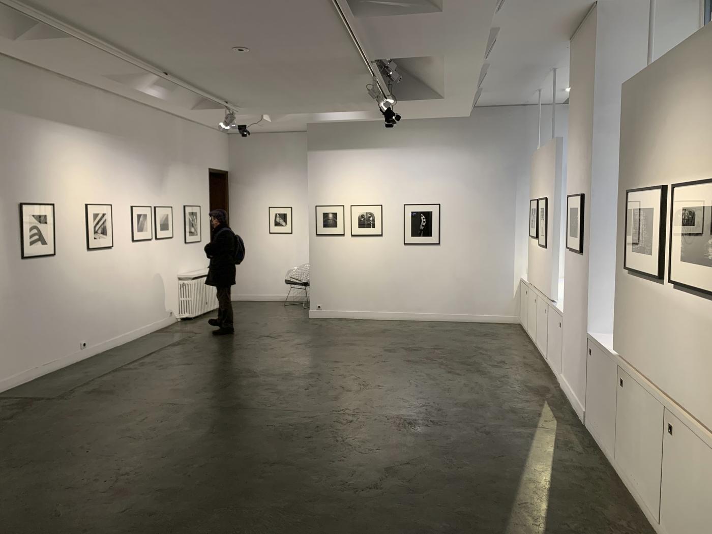 Vue de l'exposition « John Craven, la beauté terrible » à la galerie Berthet-Aittouarès.