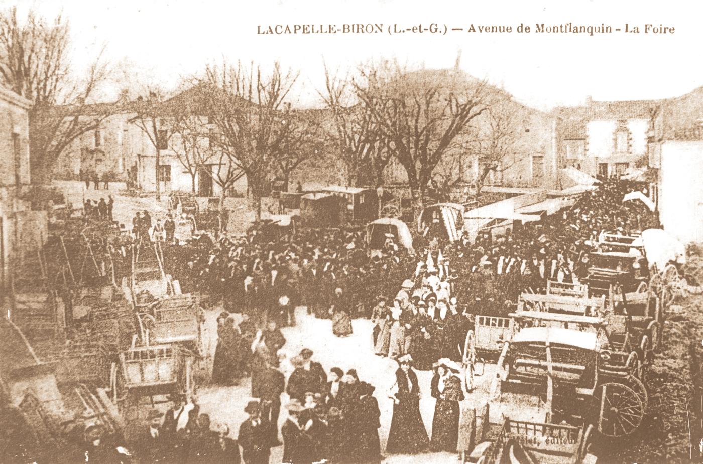 L'ancien marché à Lacapelle-Biron.