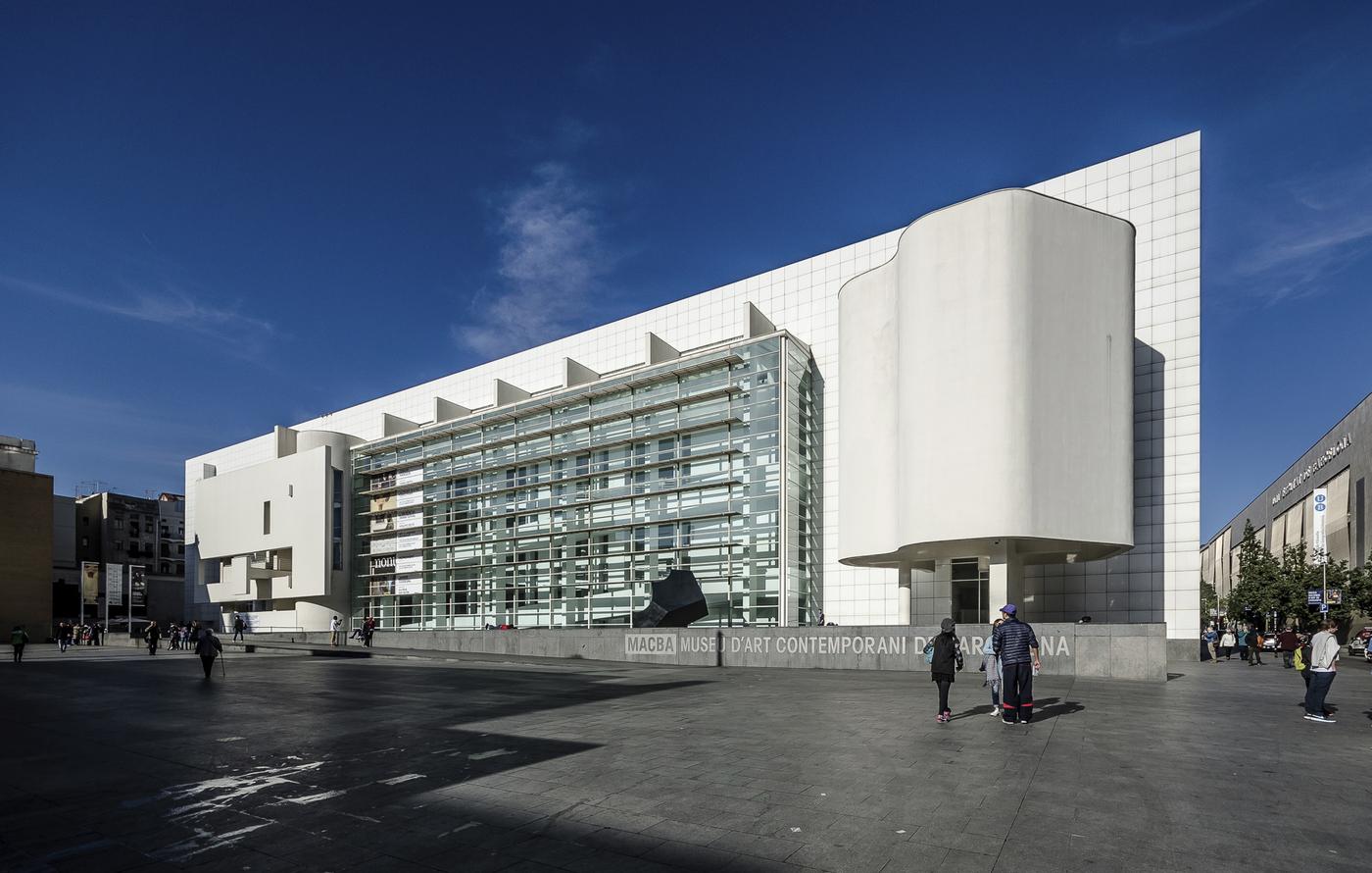 L'atterrissage turbulent d’Elvira Dyangani Ose au Macba de Barcelone 