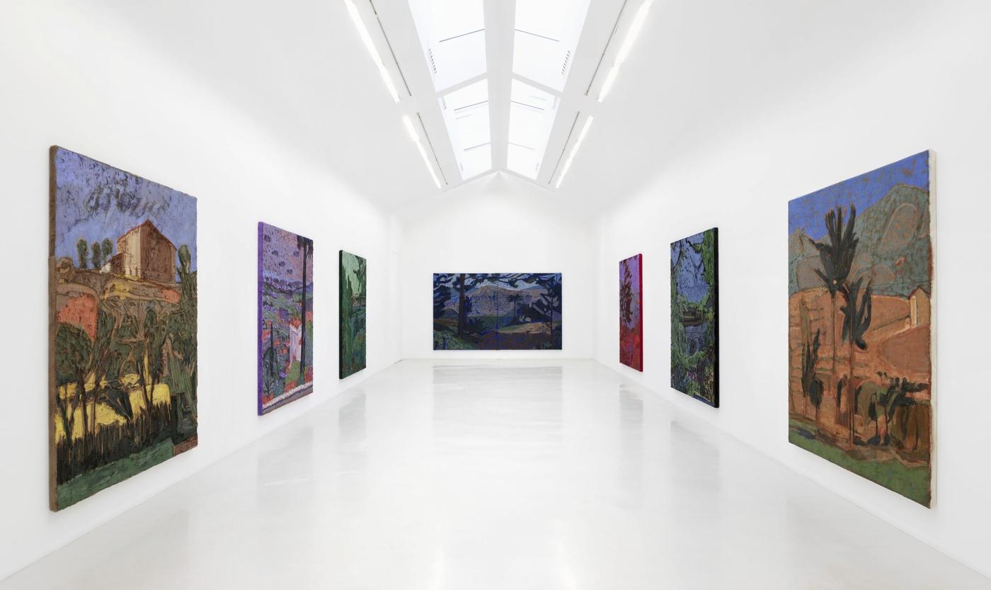 Vue de l'exposition « Claire Tabouret. Paysages d’intérieurs » à la galerie Perrotin, Paris.