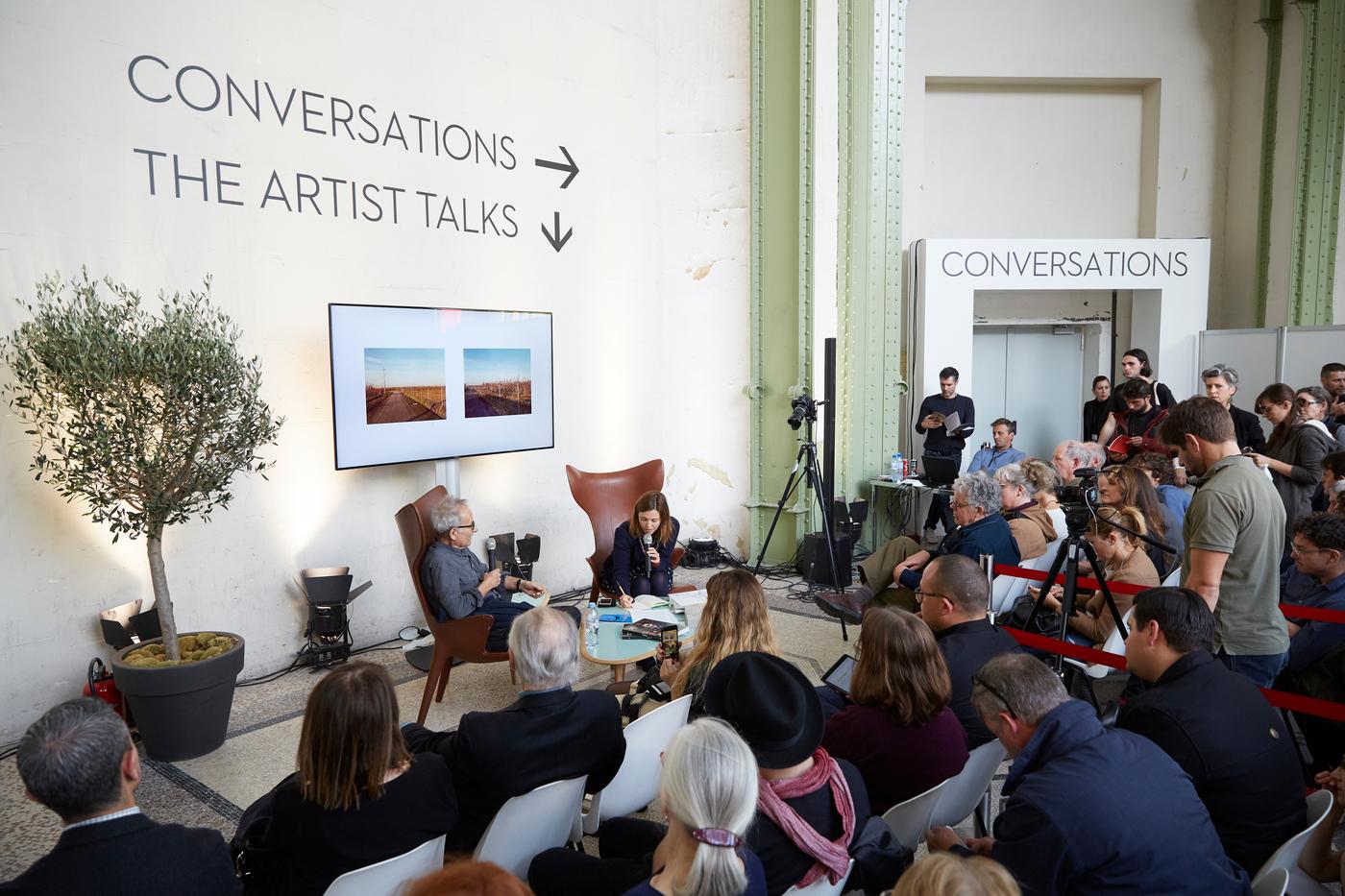 Vue d'un talk lors de l'édition 2019 de Paris Photo.