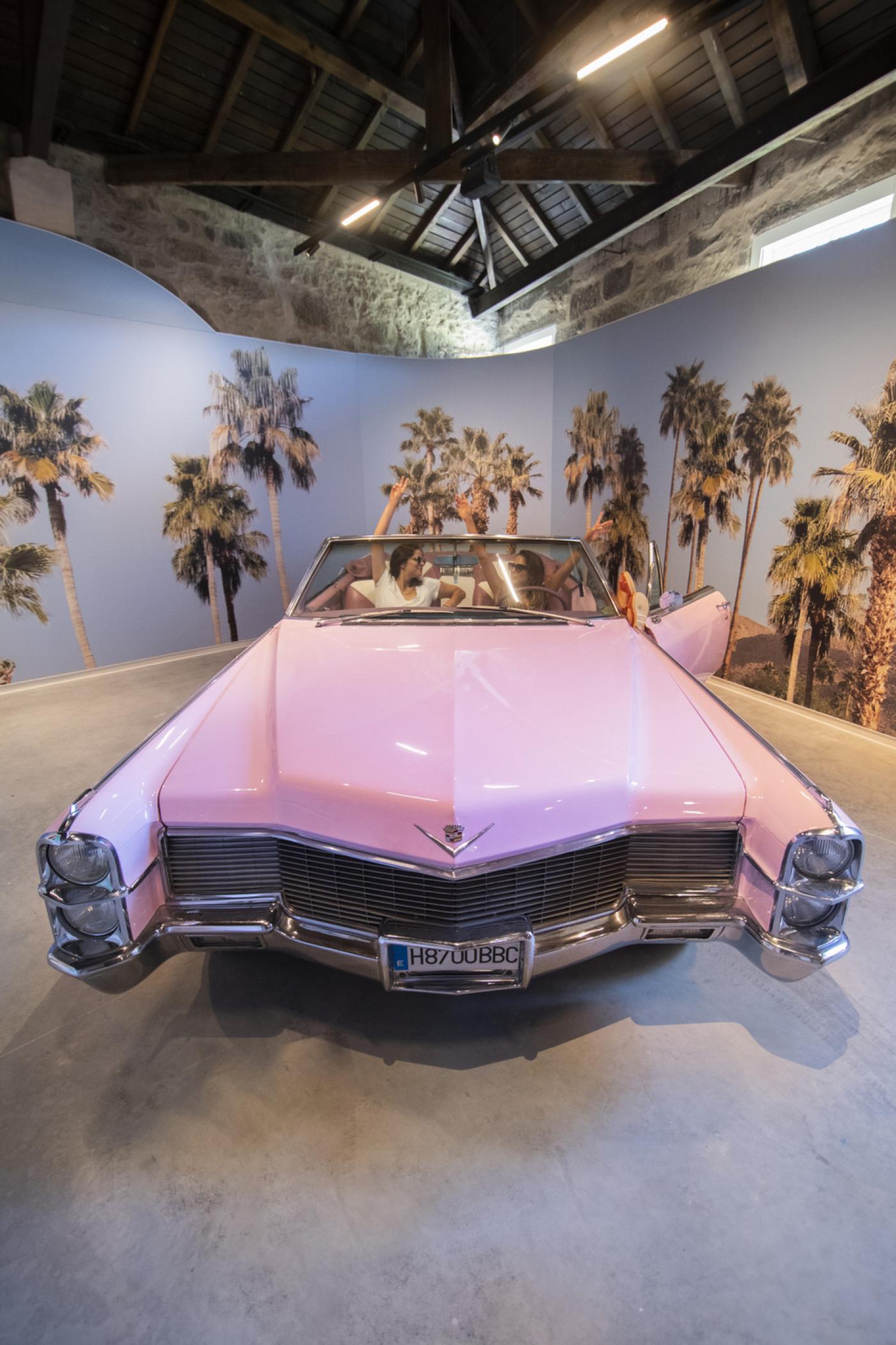 Vue d'une salle du Pink Palace, le musée du Rosé, au WOW-World of Wine.