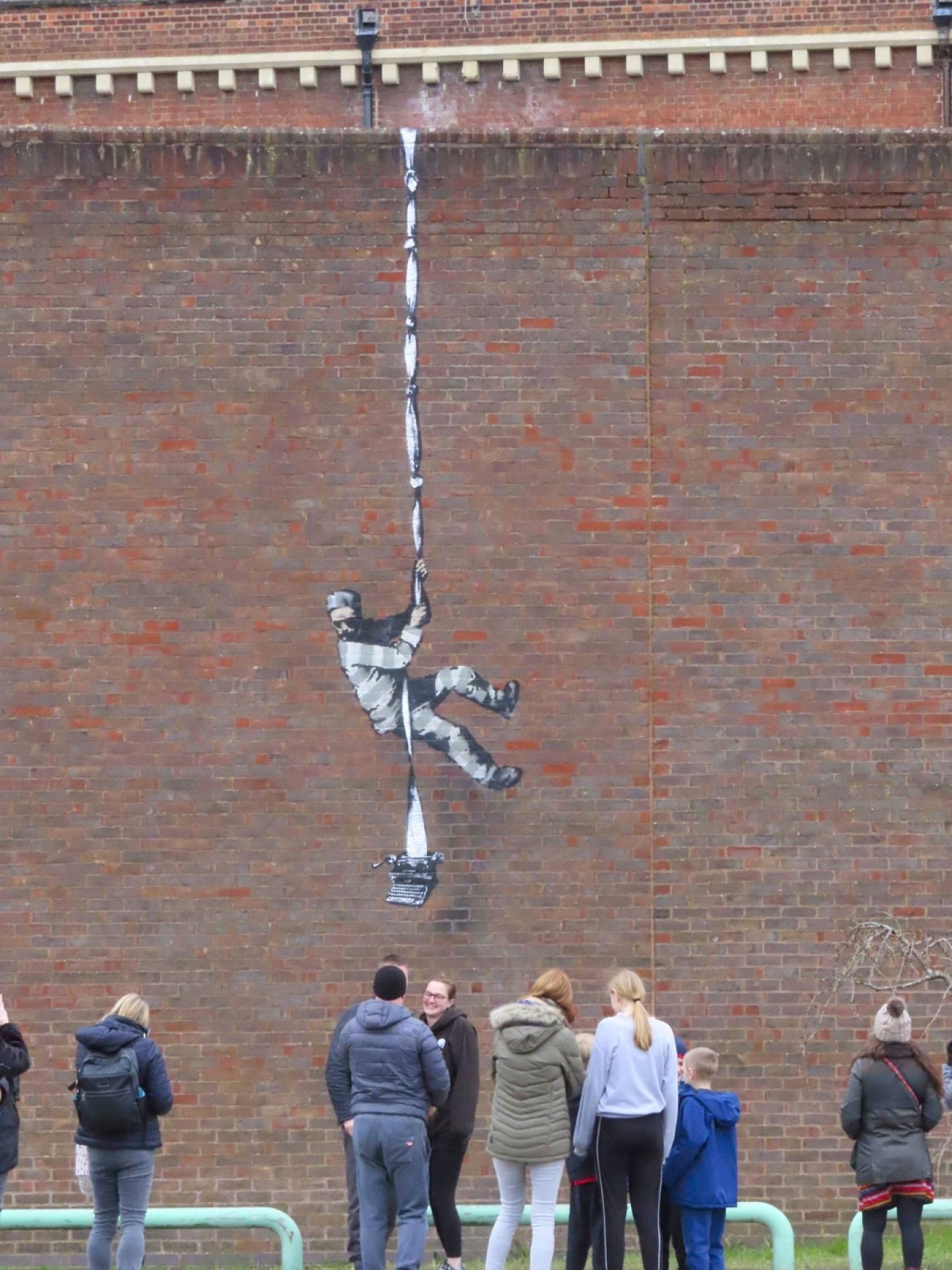 Banksy offre 10 millions de livres sterling pour reconvertir la prison de Reading en centre d'art