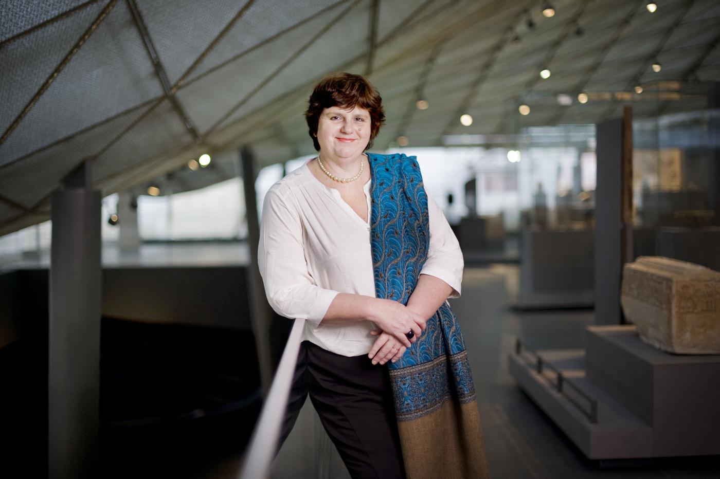 Yannick Lintz, directrice du département des arts de l'Islam au Louvre.