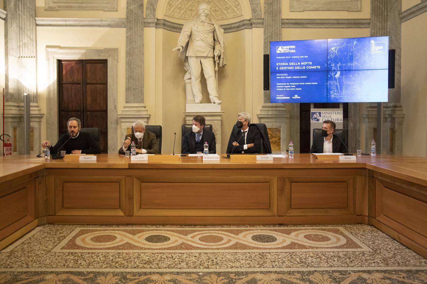 Le pavillon italien la tête dans les étoiles