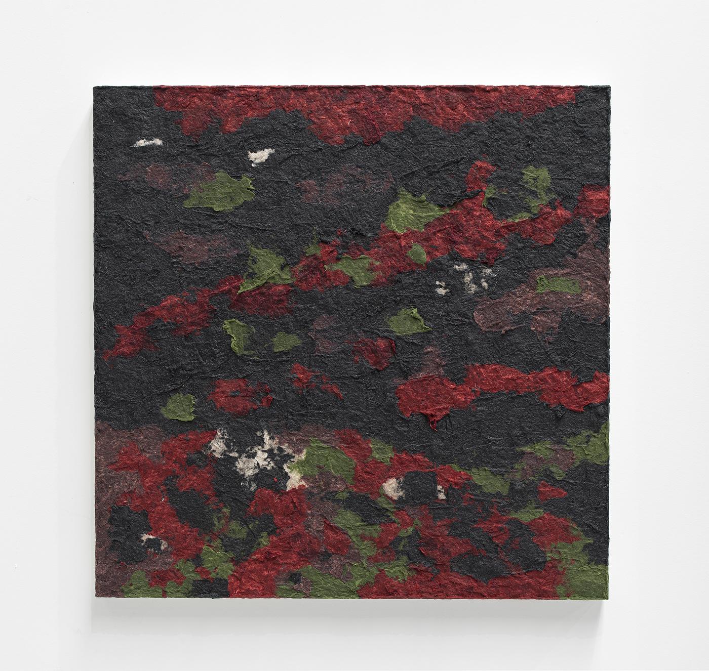 Samuel Levi Jones, "Toxic Frequency", 2021, papier mâché issu de livres de droit et de médecine monté sur toile, 76 x 76 cm.