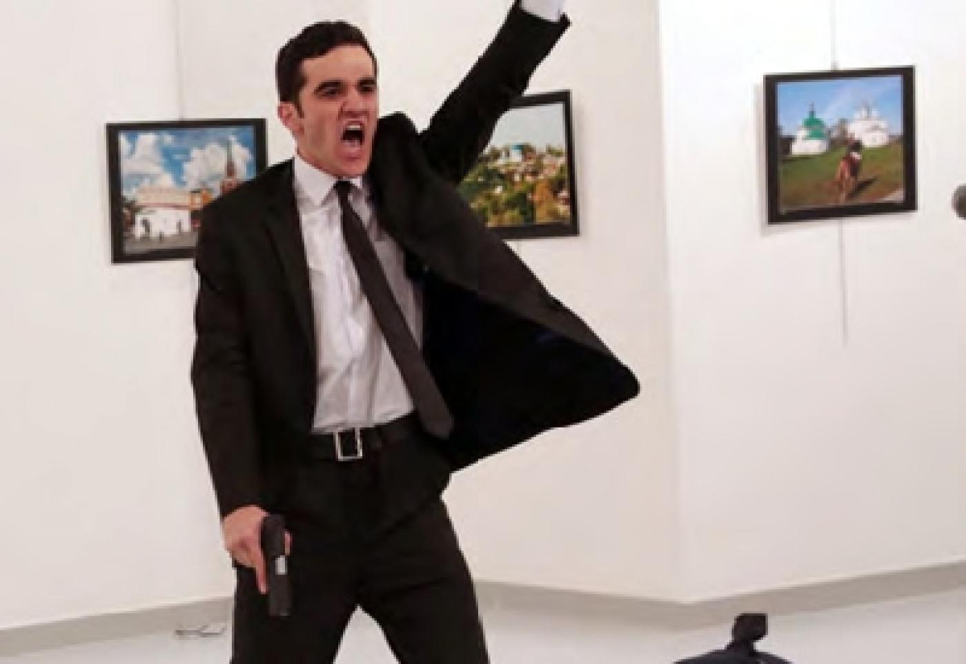 La photo de l’assassin de l’ambassadeur russe en Turquie primée au World Press Photo