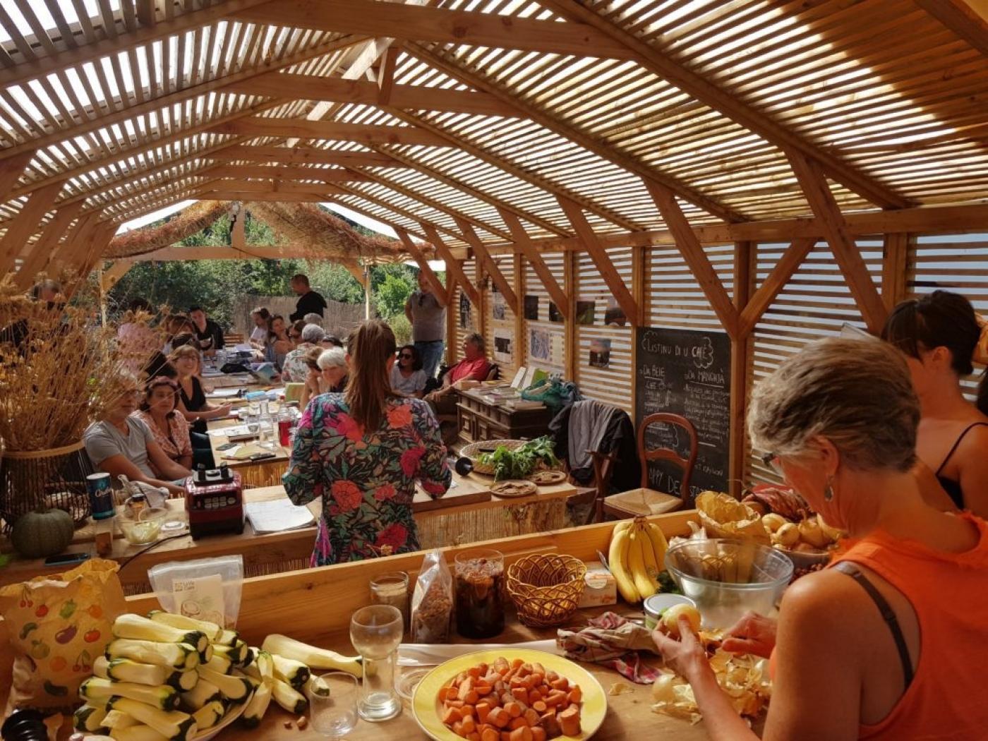 Le café de la ferme de Providenza, Haute-Corse.