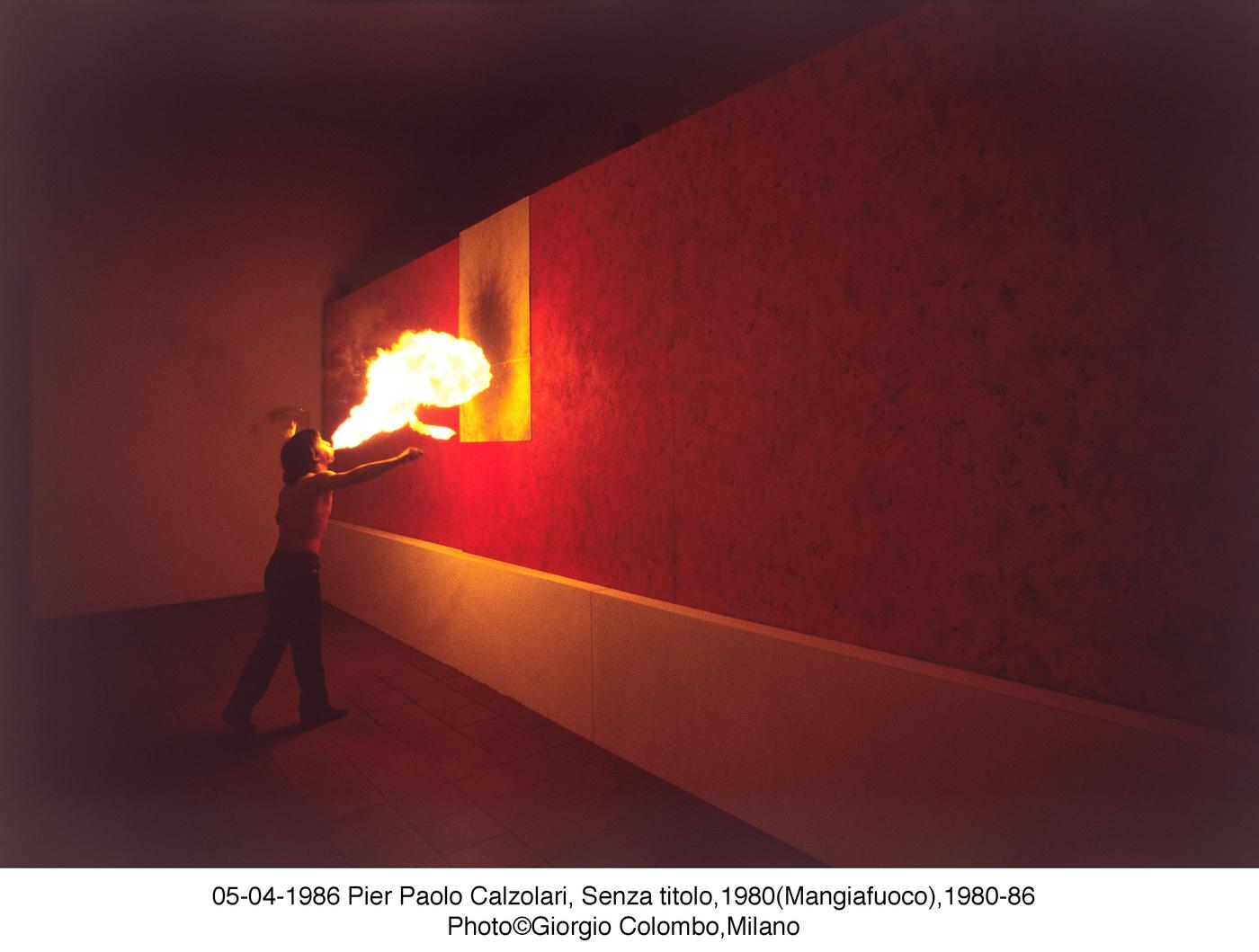 Pier Paolo Calzolari, "Sans titre 1980 (cracheur de feu)", 1980-1986.