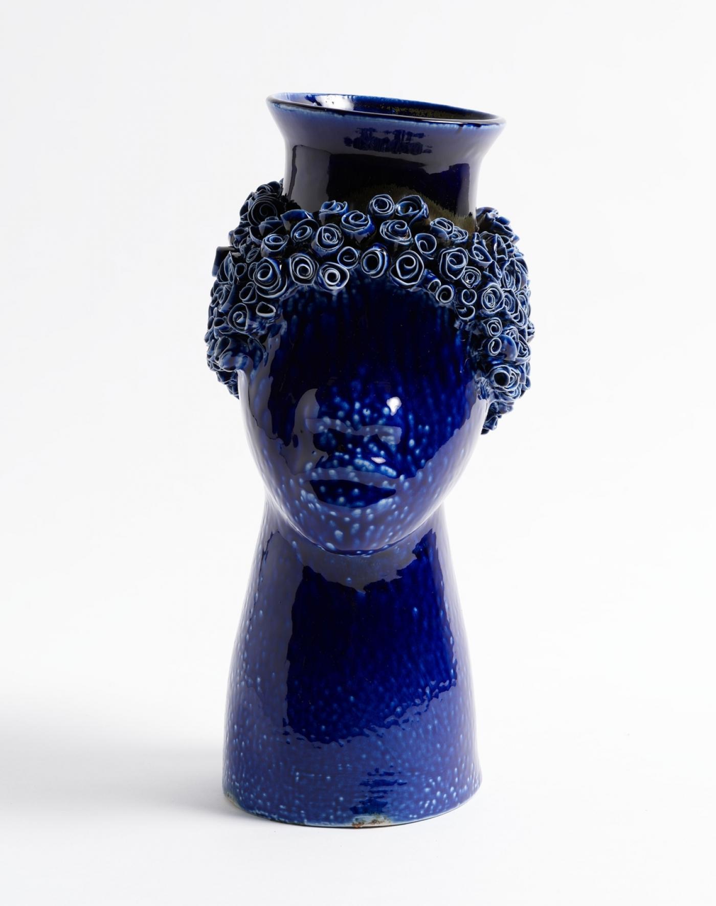 Simone Leigh, "107 (série Face Jug)", 2019
porcelaine émaillée, 41,9 x 16,5 x 19,1 cm.