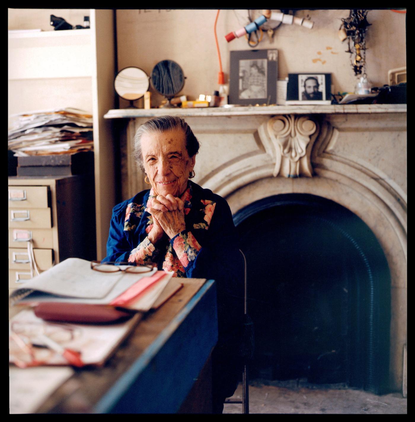 Jean-François Jaussaud, "Louise Bourgeois in her home on
20th Street in NYC", 2000.