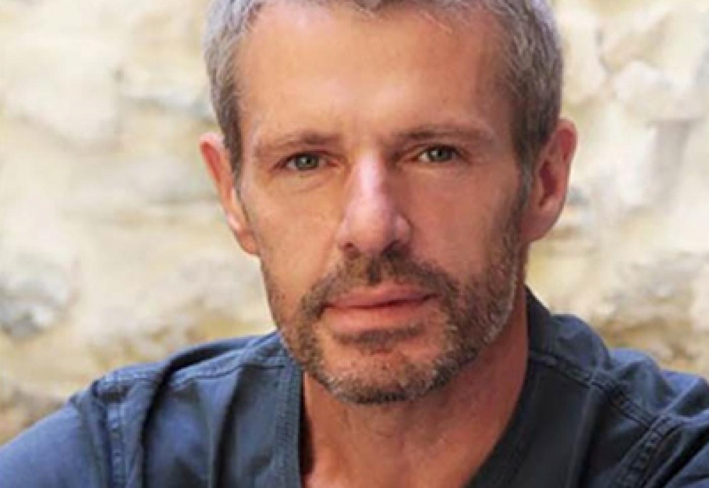 Lambert Wilson dans la peau de Claude Monet