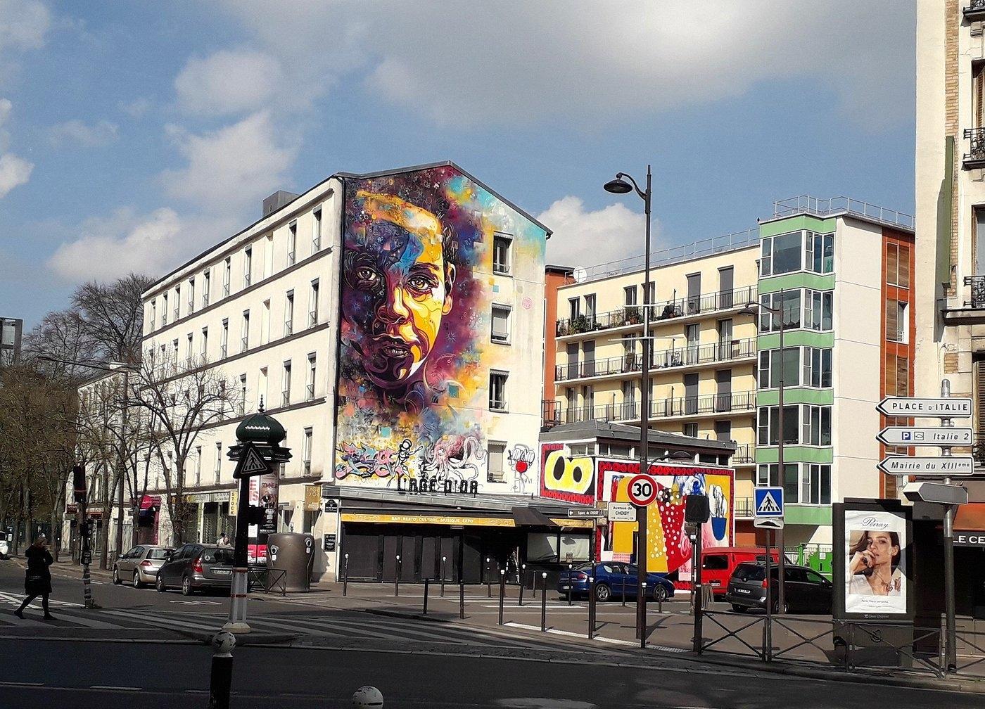 Fresque réalisée par Bruna Vettori sur le mur du restaurant L’Age d’or,  dans le 13e arrondissement.