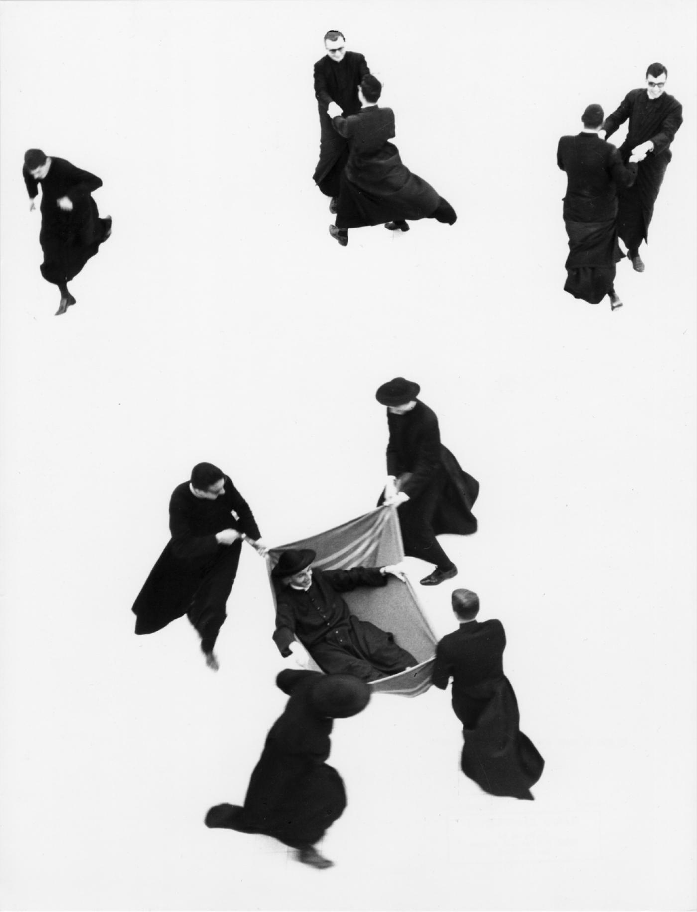 Mario Giacomelli, "Io non ho mani che mi accarezzino il volto", 40 x
30 cm.