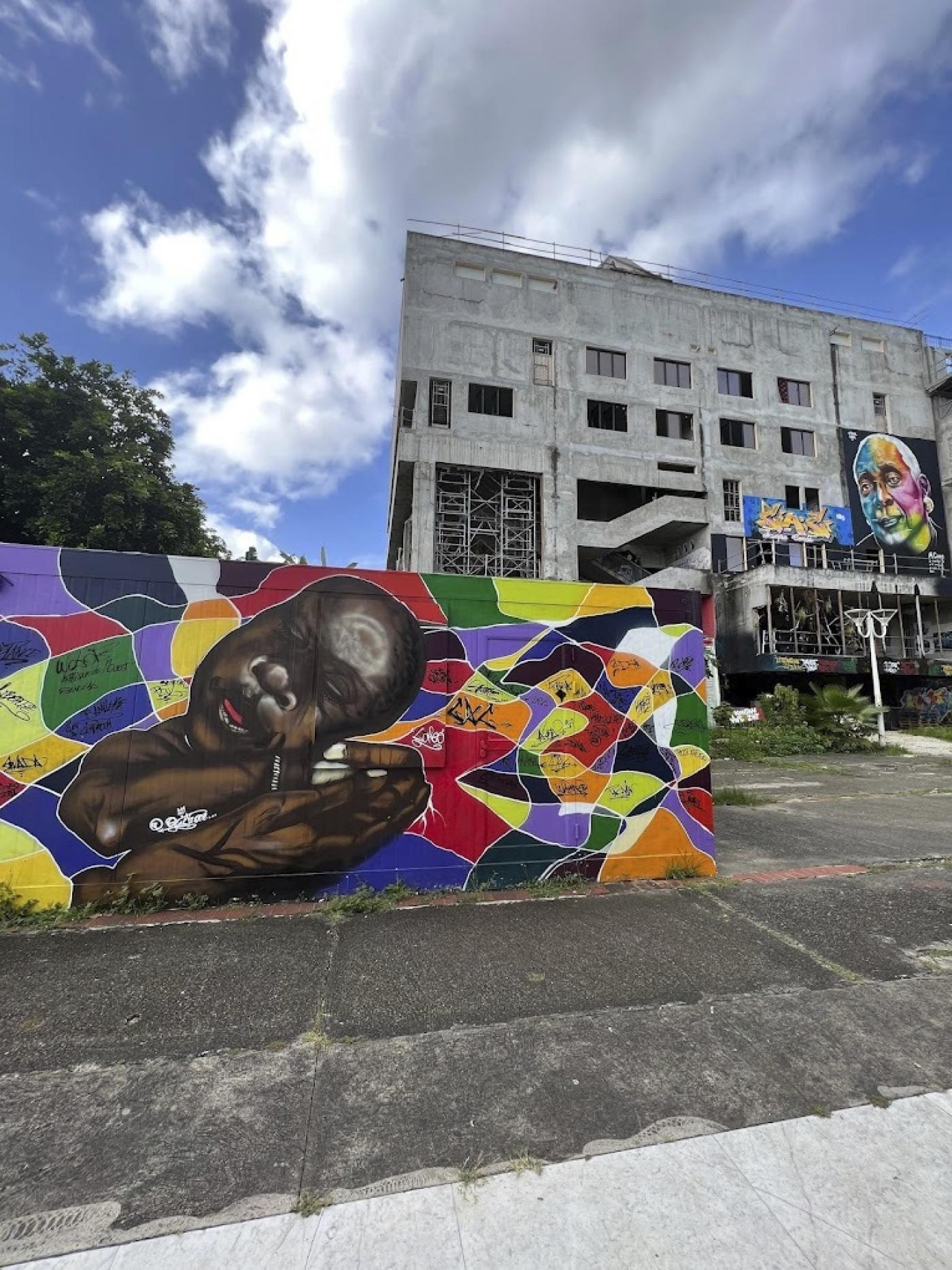 Centre des arts et de la culture de Pointe à Pitre.