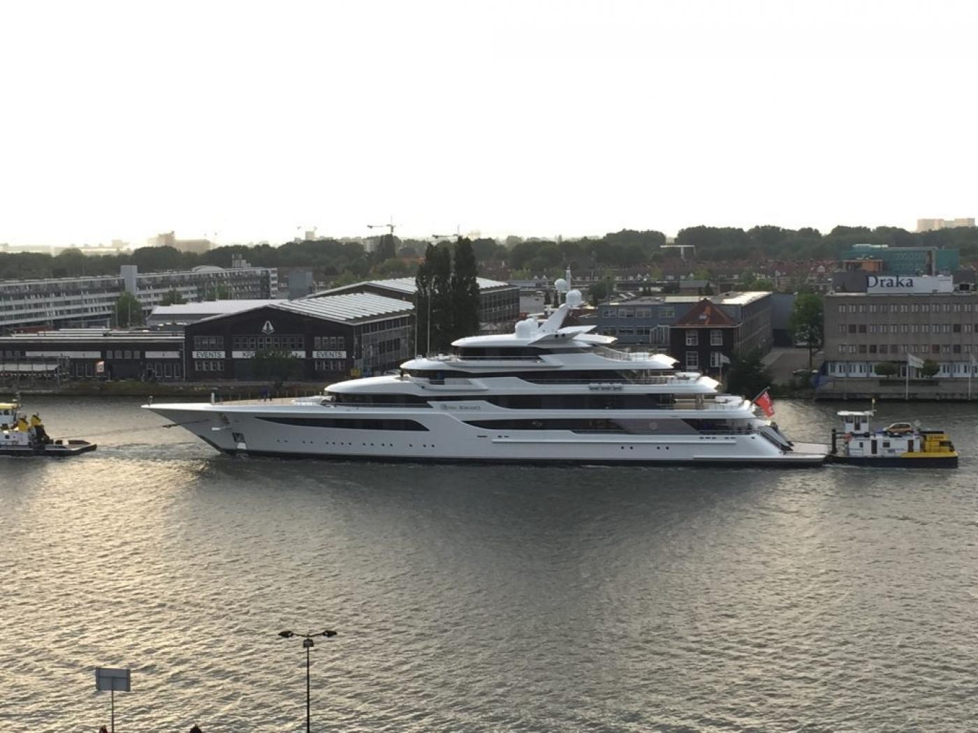 Le yacht d'un oligarque vendu aux enchères au profit de l'Ukraine 