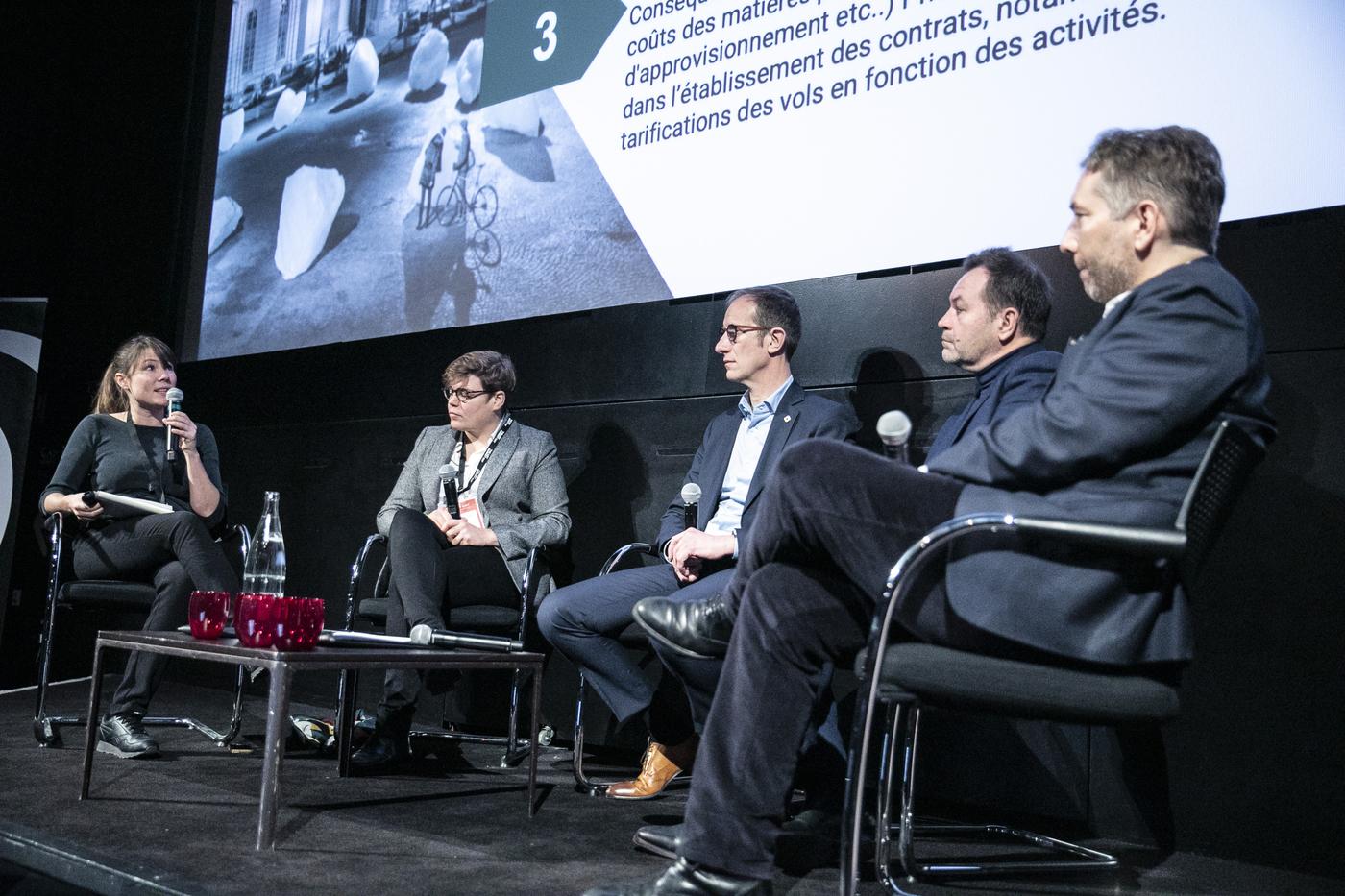 Marguerite Courtel (cofondatrice du collectif Les Augures), Fanny Legros (co-fondatrice de Plinth et fondatrice et Carbone), Christophe Piette (directeur général de Chenue), Guillaume Piens (directeur de la foire Art Paris),  et Jocelyn Wolff (fondateur de la galerie éponyme).