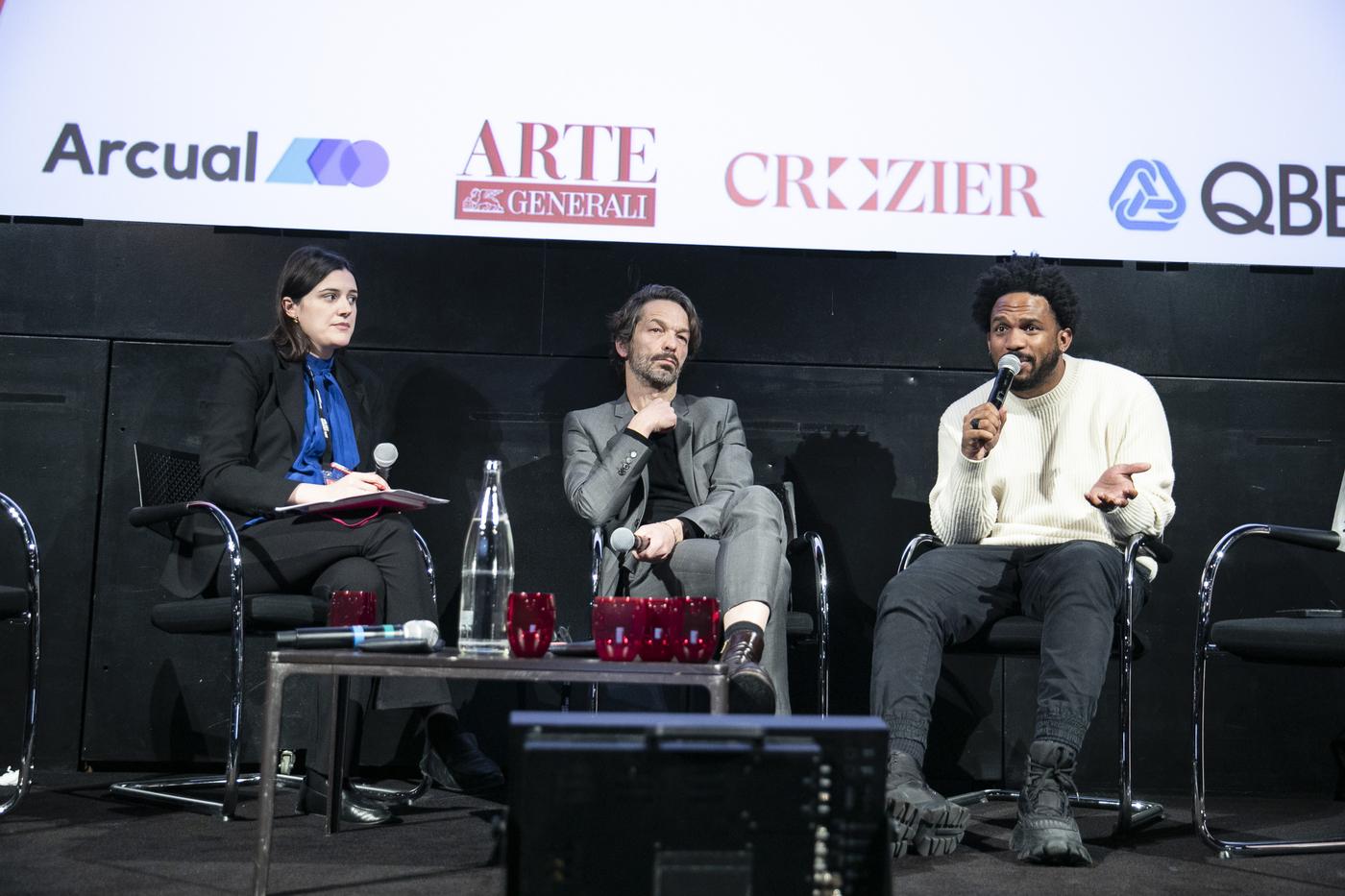 Alison Moss (journaliste et cheffe de rubrique au Quotidien de l'Art), Emmanuel Tibloux (directeur de l'EnsAD) et Everette Taylor (ex-Chef Marketing Officer d'Artsy, PDG de Kickstarter).