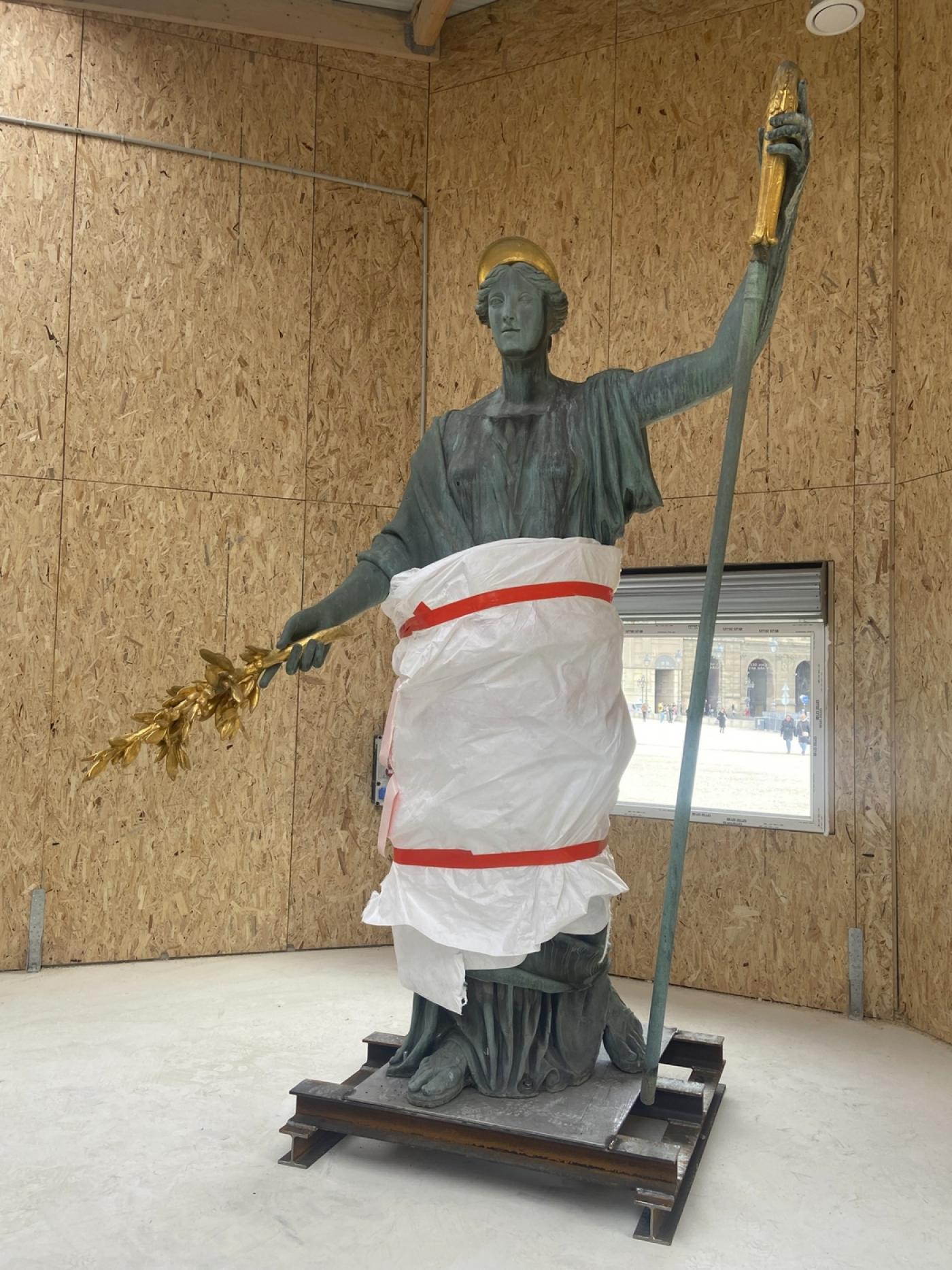 La restauration de l'arc du Carrousel lancée