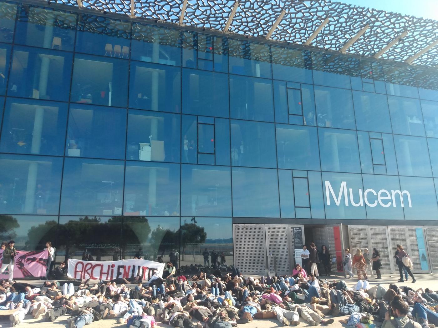 Action des écoles d'art et d'architecture au Mucem, Marseille, le 22 mars.