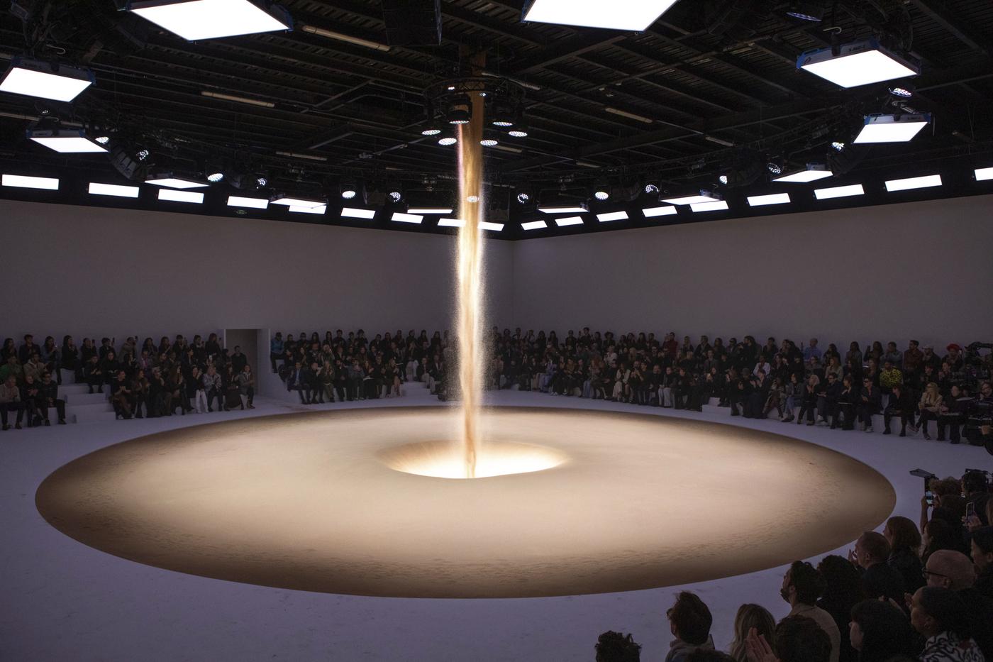 Fashion Week : les artistes investissent les défilés de mode