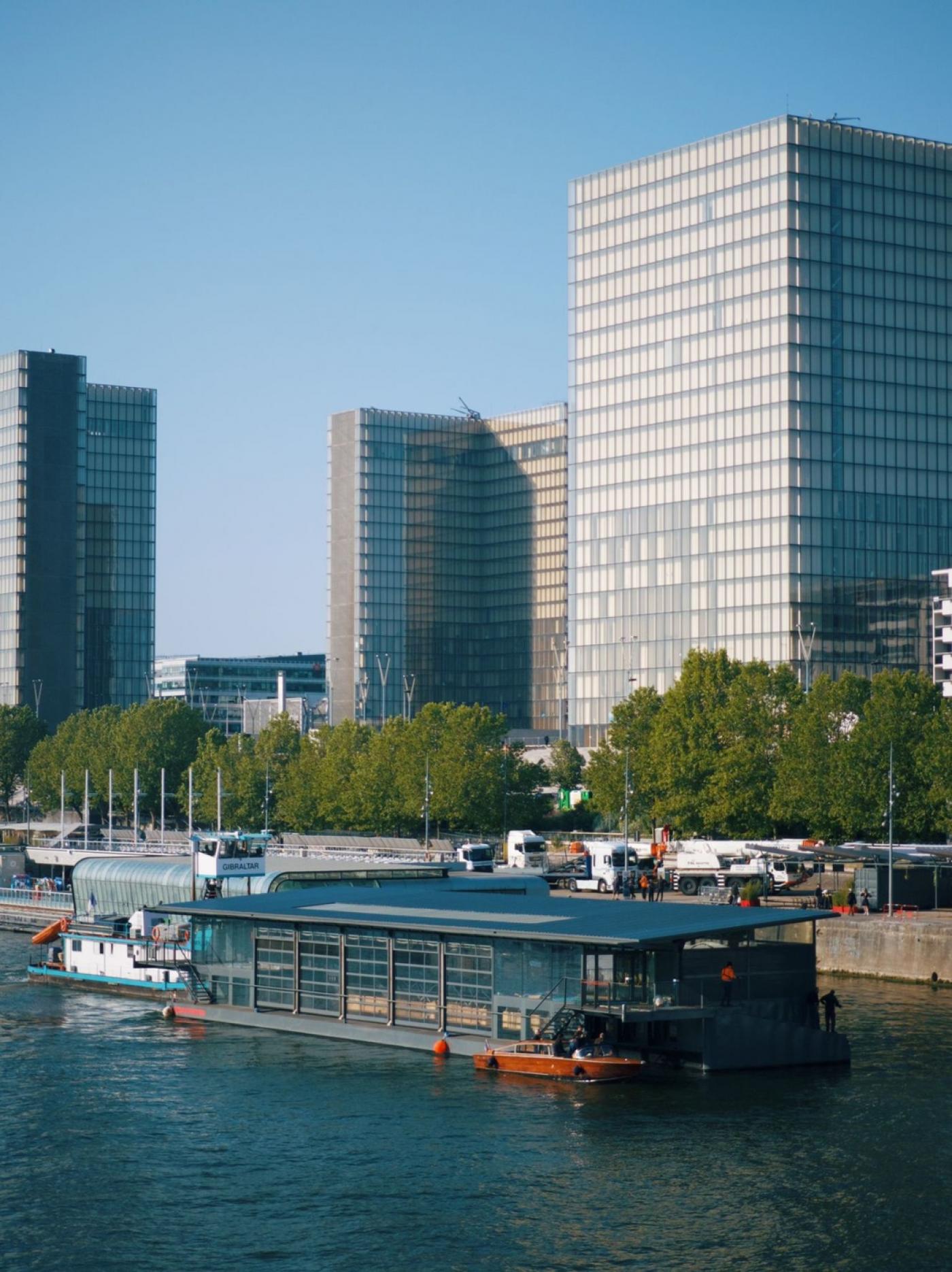 Quai de la photo, des expositions flottantes