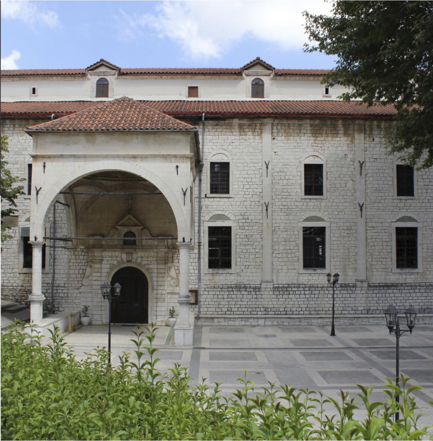 La fondation Onassis élargit ses horizons