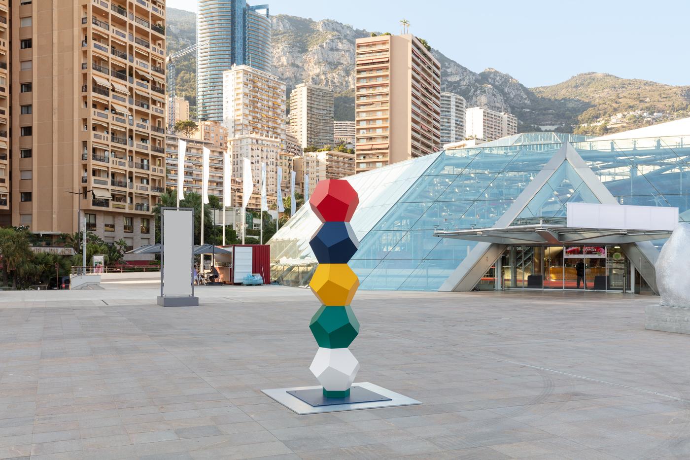 artmonte-carlo 2022, esplanade du Grimaldi Forum de Monaco.
Vue d'une oeuvre d'Angela Bulloch présentée par Esther Shipper.