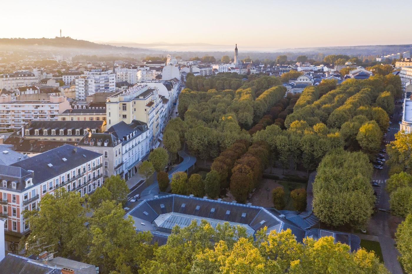 À Vichy, la restauration du cœur thermal sous tension