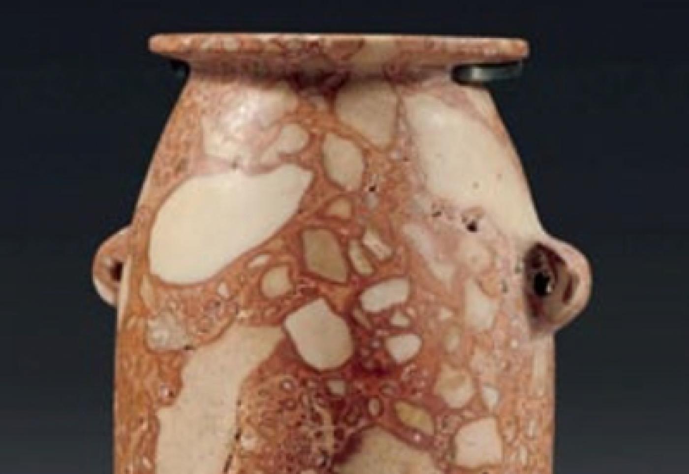 Préemption d’un vase égyptien 
à Drouot