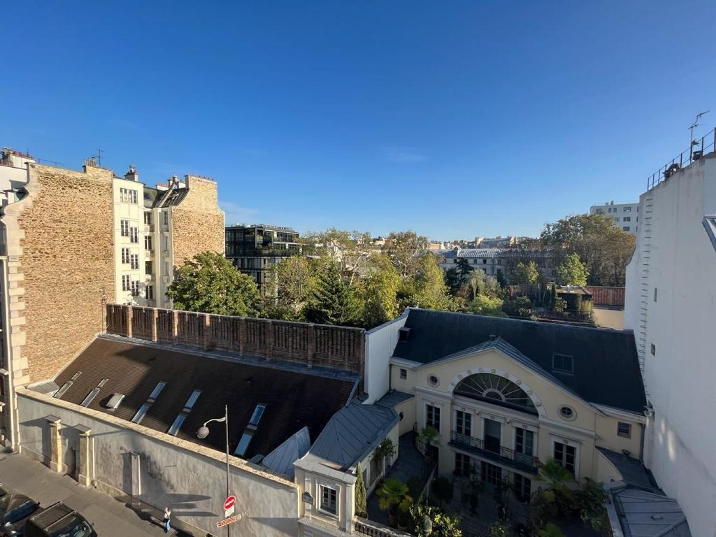 7 associations demandent l’expropriation d'un monastère parisien