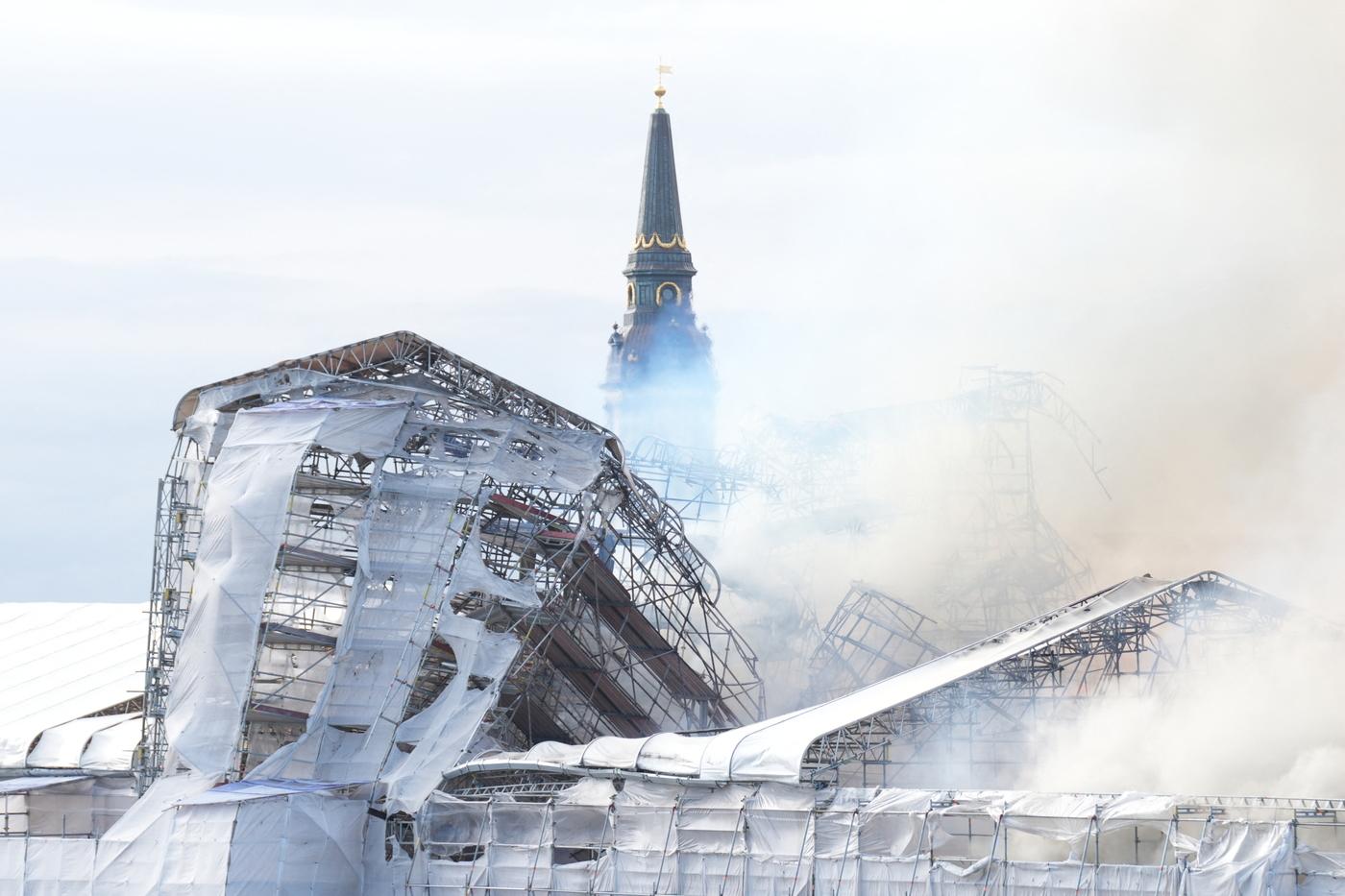 Important incendie à l'ancienne Bourse de Copenhague