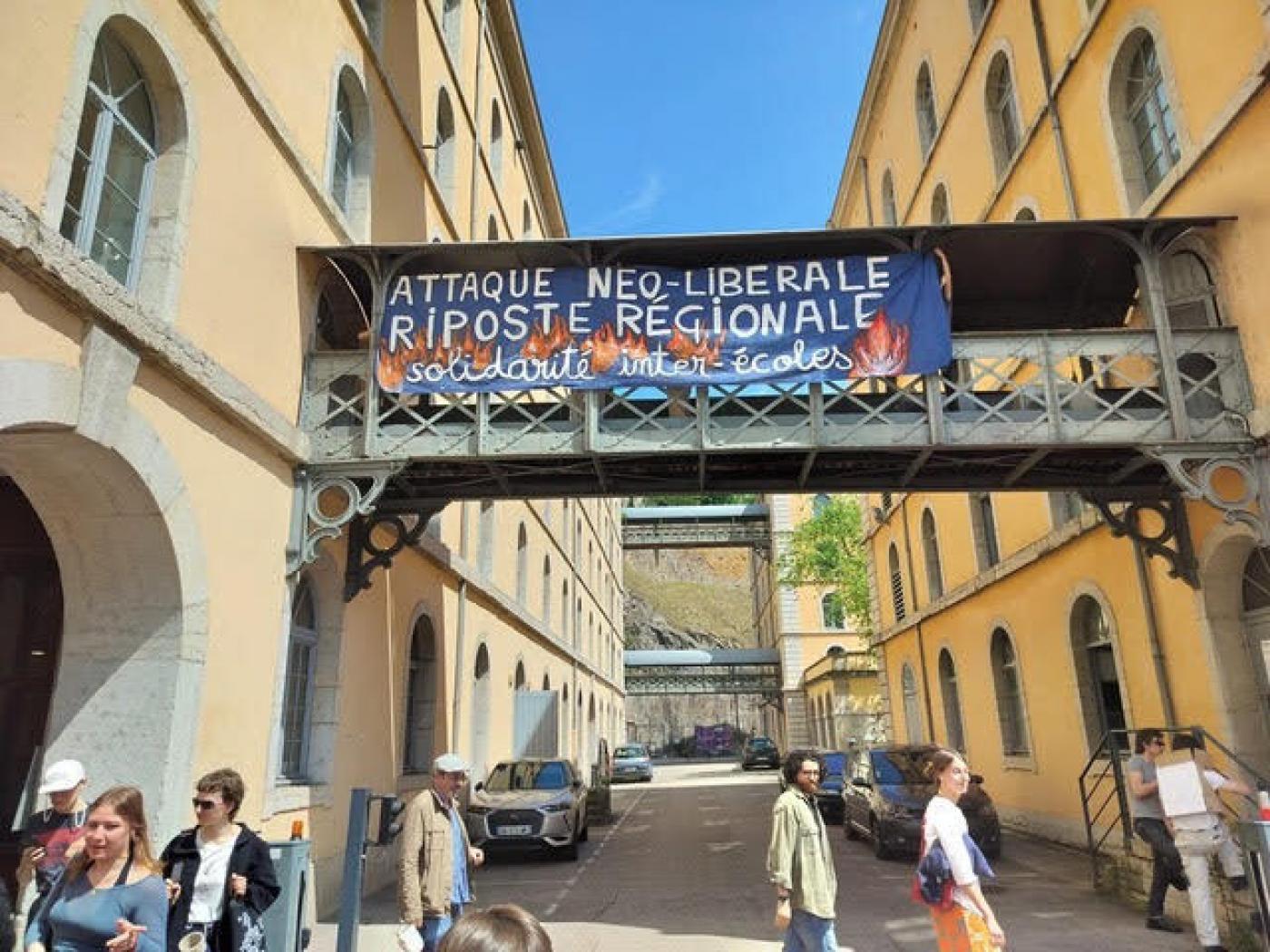 L'école des beaux-arts de Lyon suspend son master en design graphique