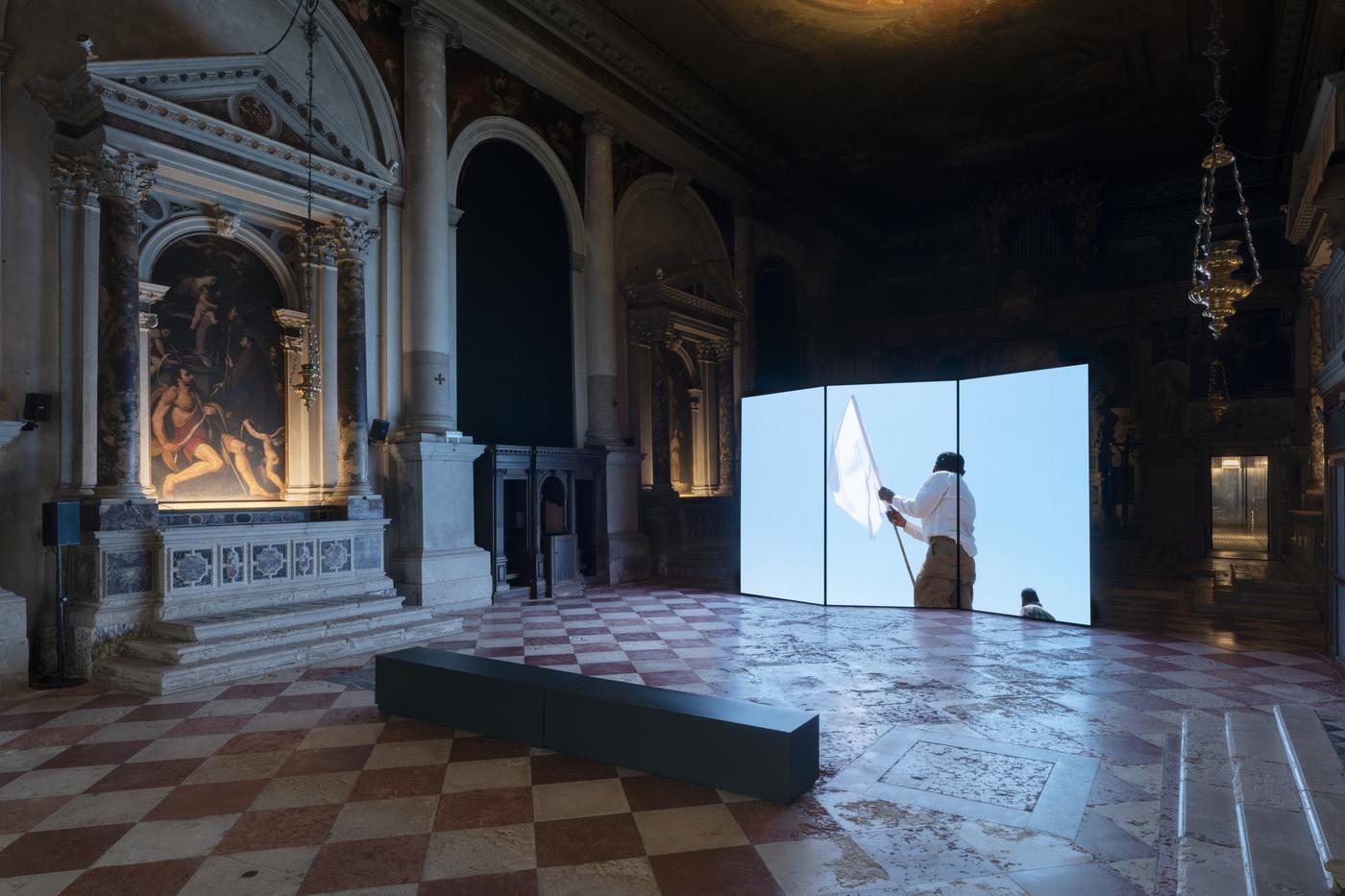 À propos de trois œuvres présentées à la biennale de Venise